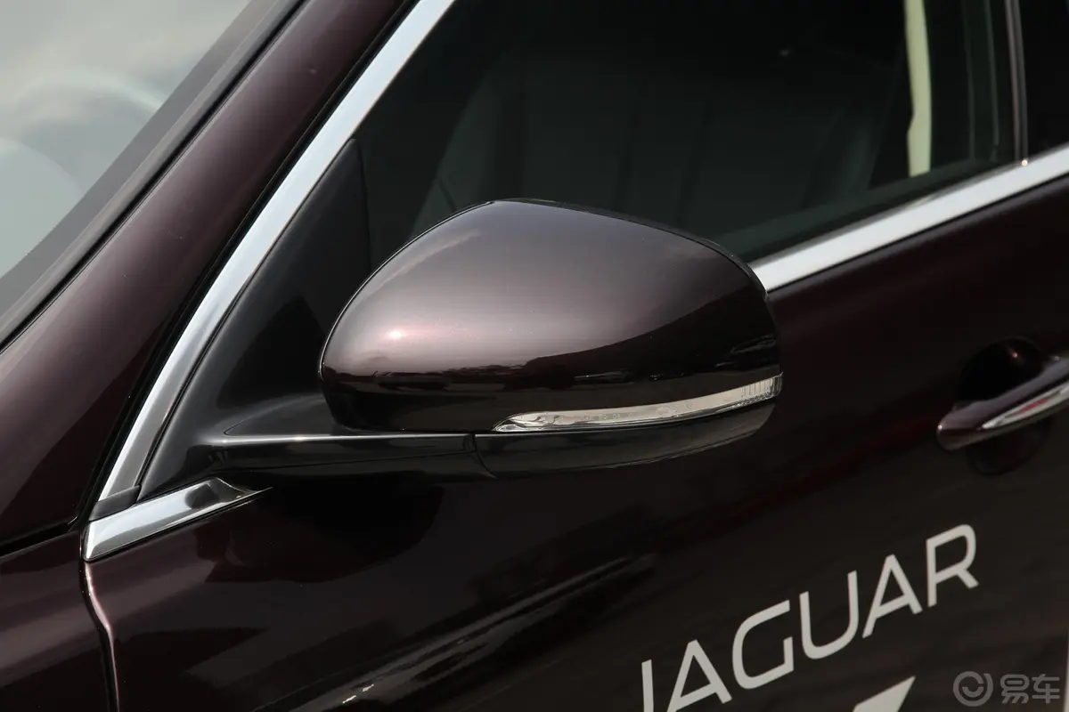 捷豹XJXJL 2.0T 手自一体 两驱 典雅商务版主驾驶后视镜背面