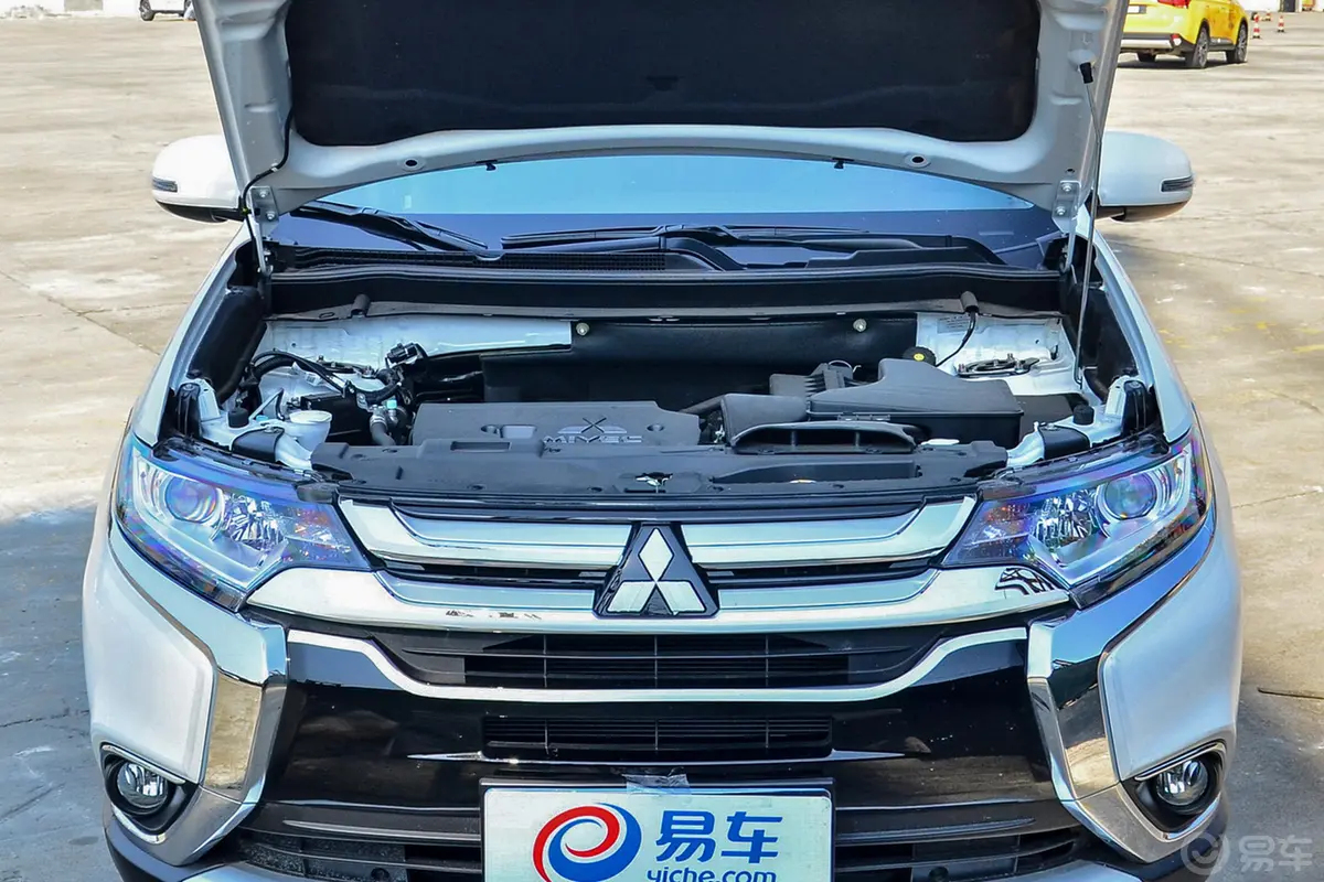 劲炫1.6L 手动 灵动版 国V发动机舱整体