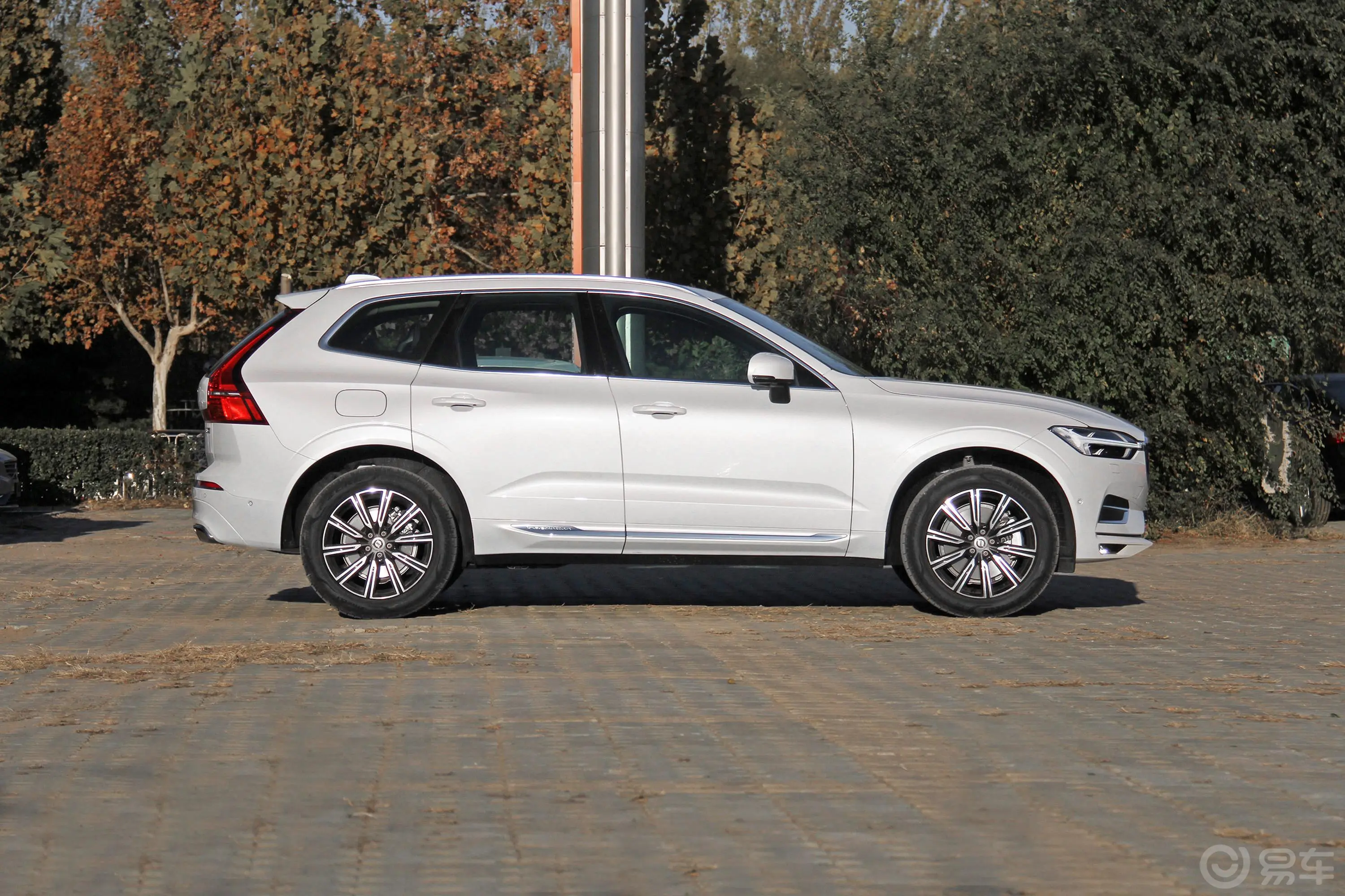 沃尔沃XC60T5 四驱 智雅豪华版外观