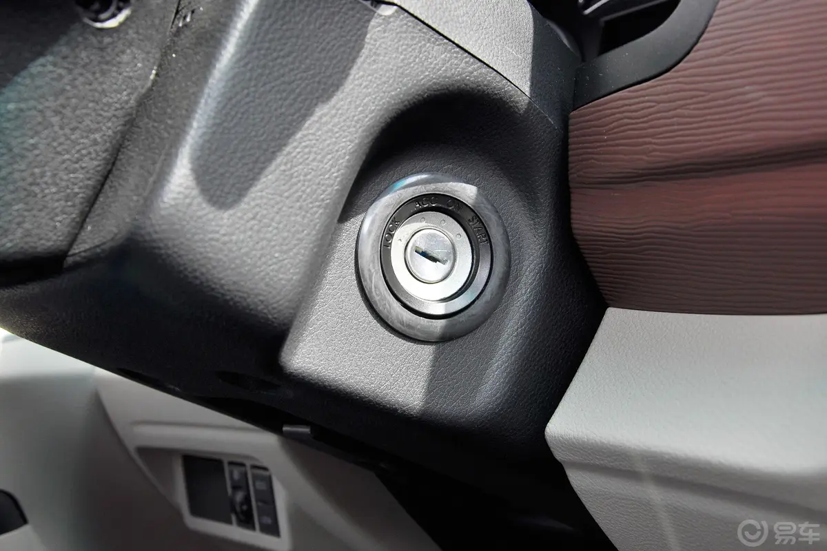 菱智M5 EV舒适版钥匙孔或一键启动按键