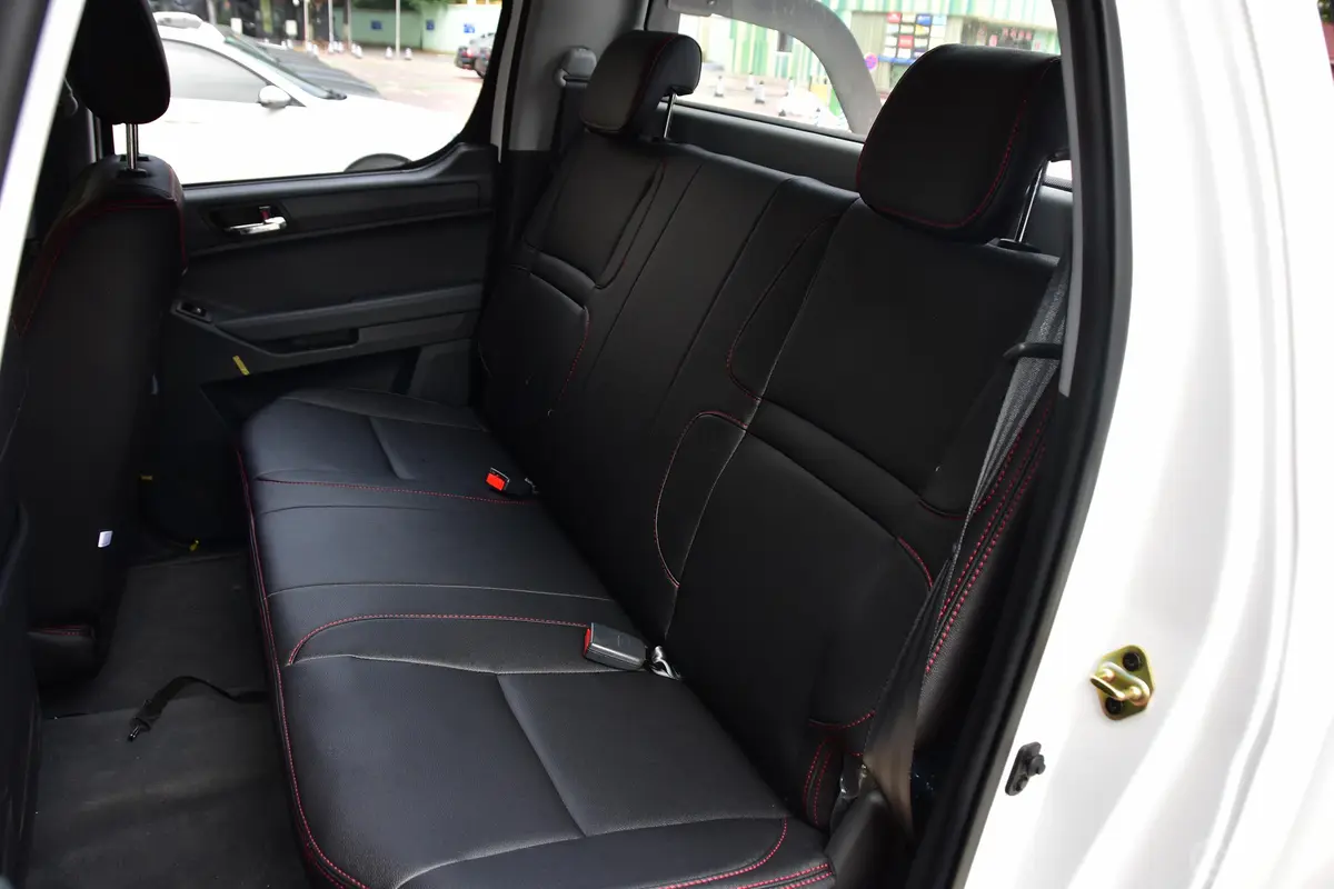 拓陆者E3E3 2.8T 手动 两驱 舒适版 柴油后排座椅