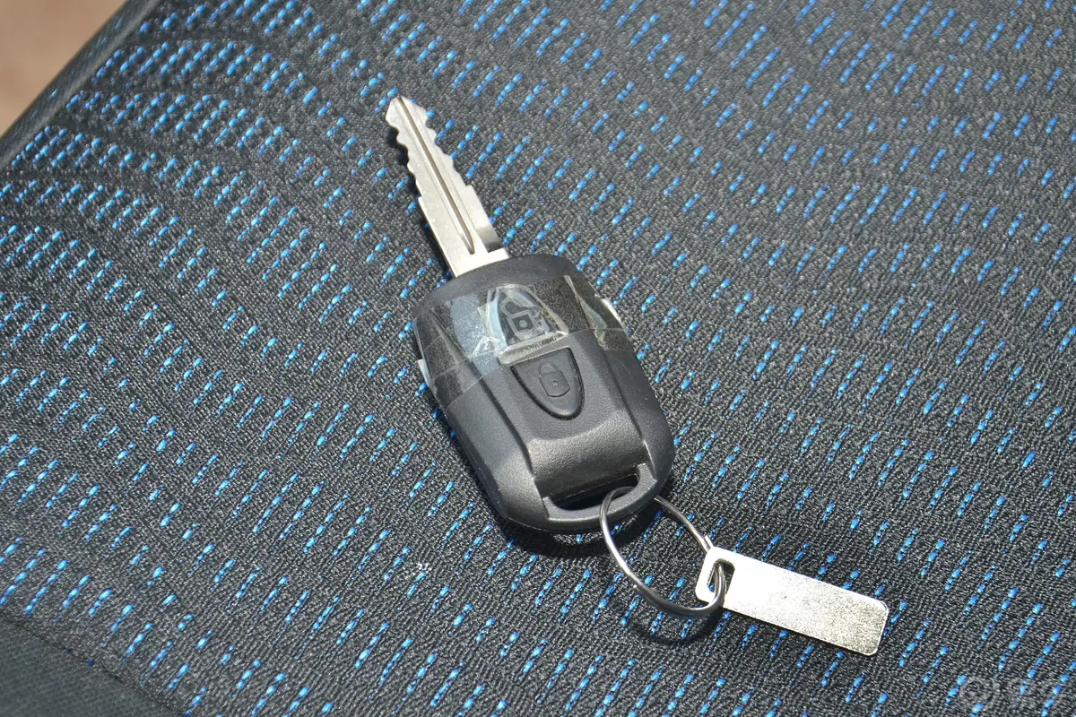 欧诺S1.5L 手动 基本版钥匙正面