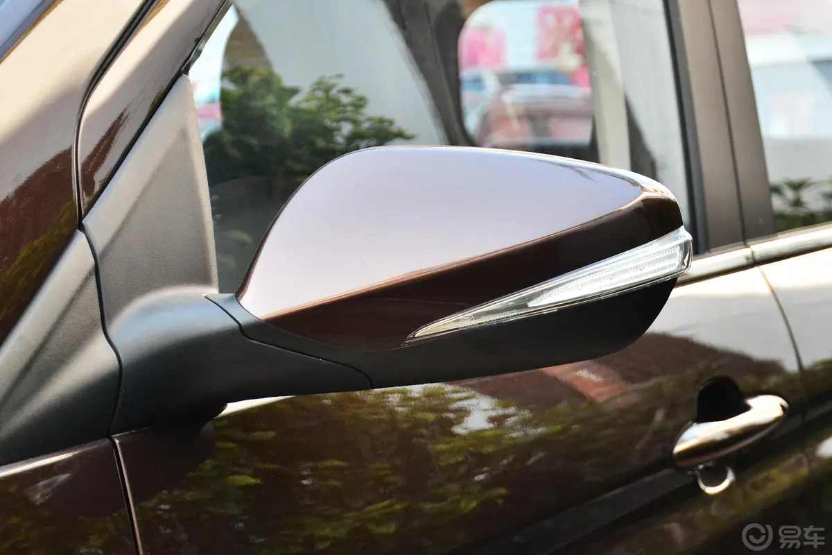 长安欧尚A600欧尚 1.5L 手动 智联版主驾驶后视镜背面