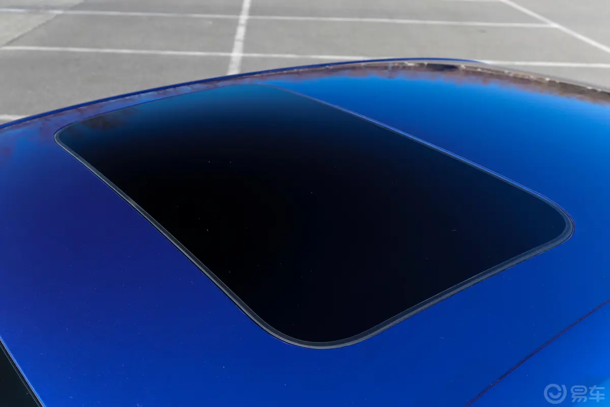 飞驰4.0T V8 S 标准版天窗