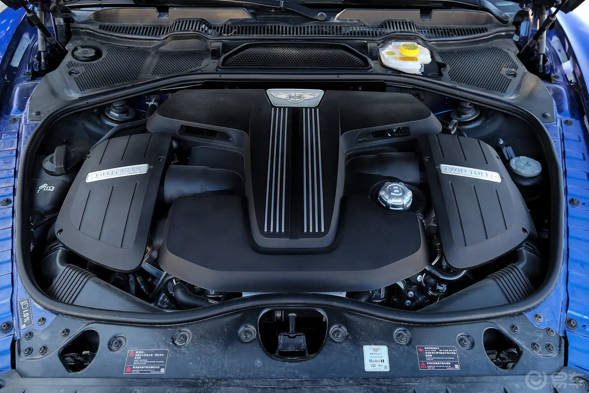 飞驰4.0T V8 S 标准版外观