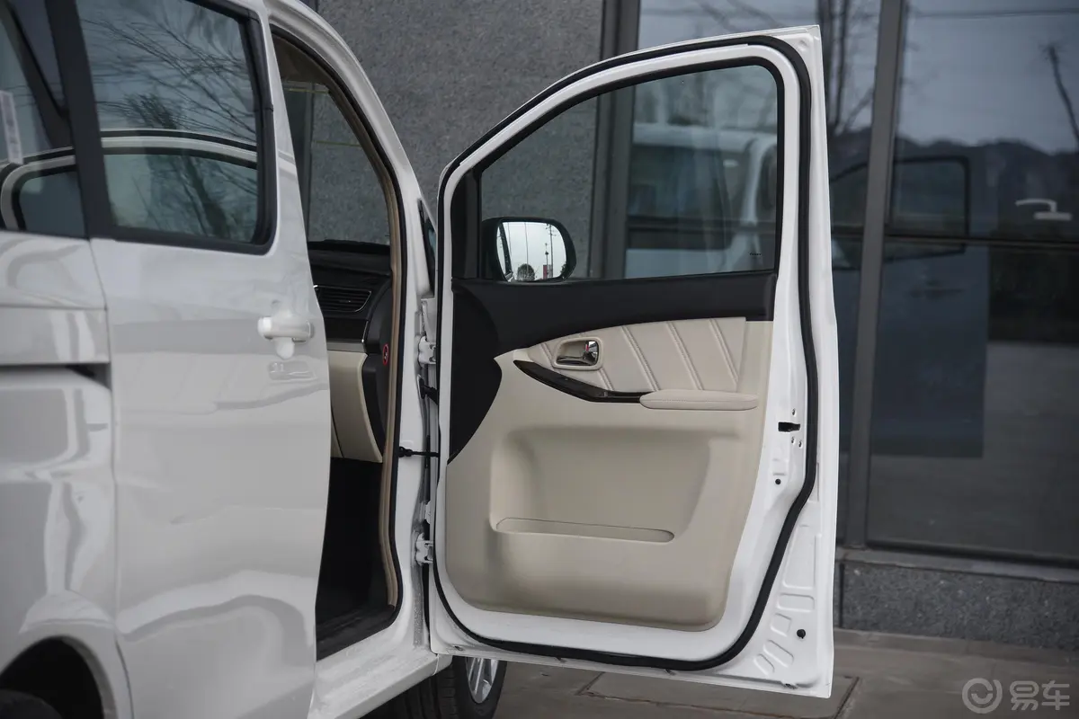 斯派卡1.5L 手动 舒适版副驾驶员车门