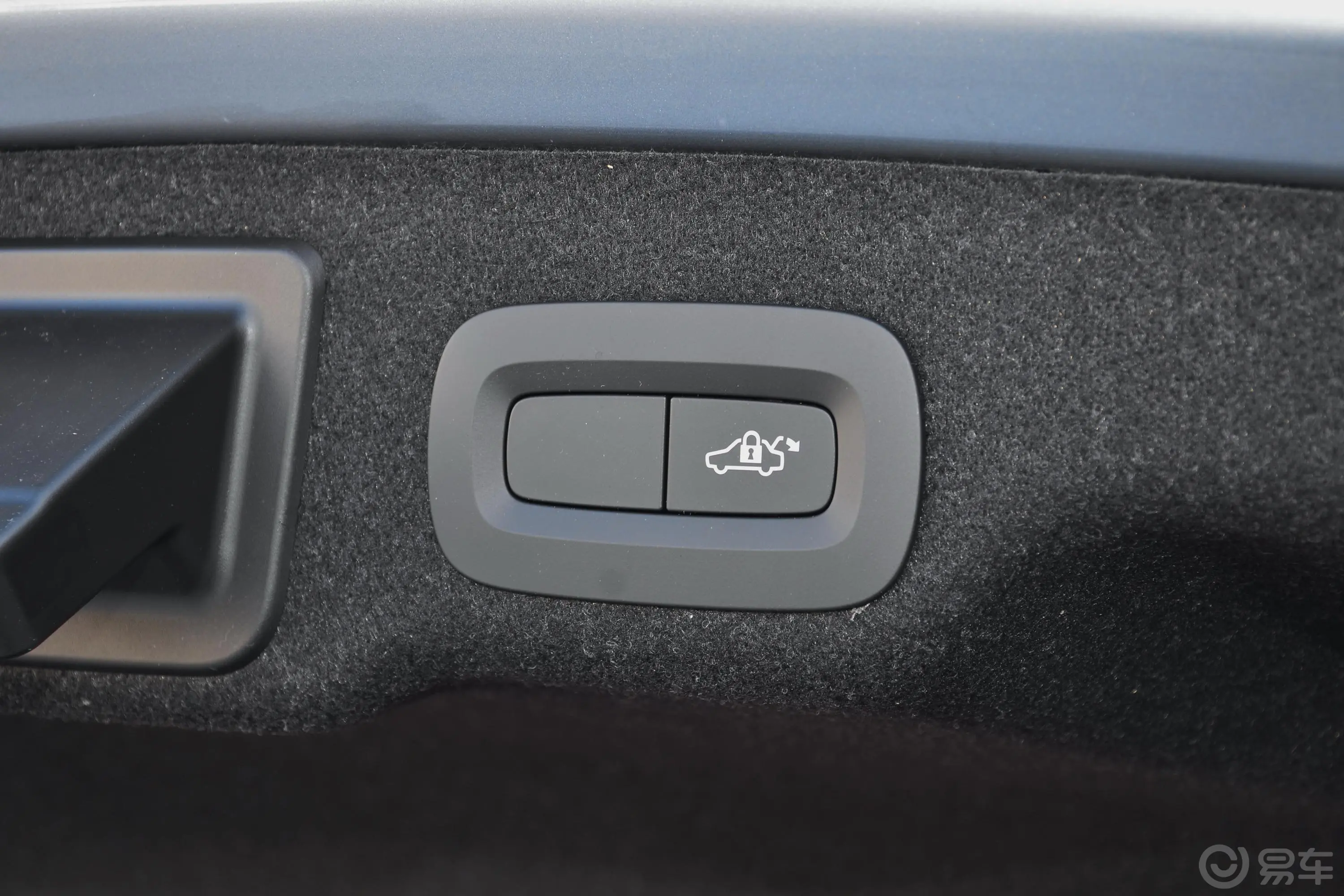 沃尔沃S90T4 智远版电动尾门按键（手动扶手）