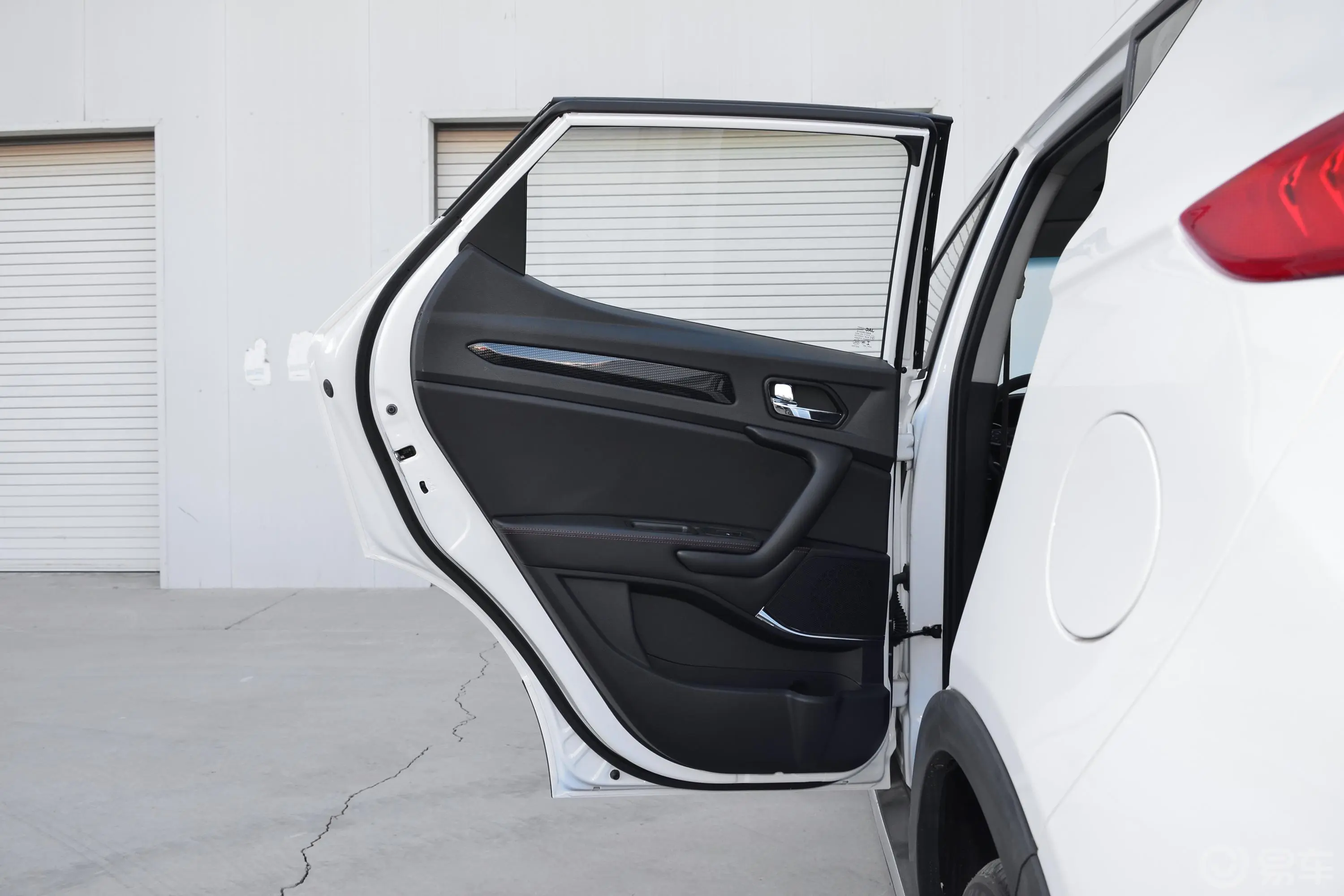 瑞风S3定制版 1.5L 手动 豪华智能版驾驶员侧后车门