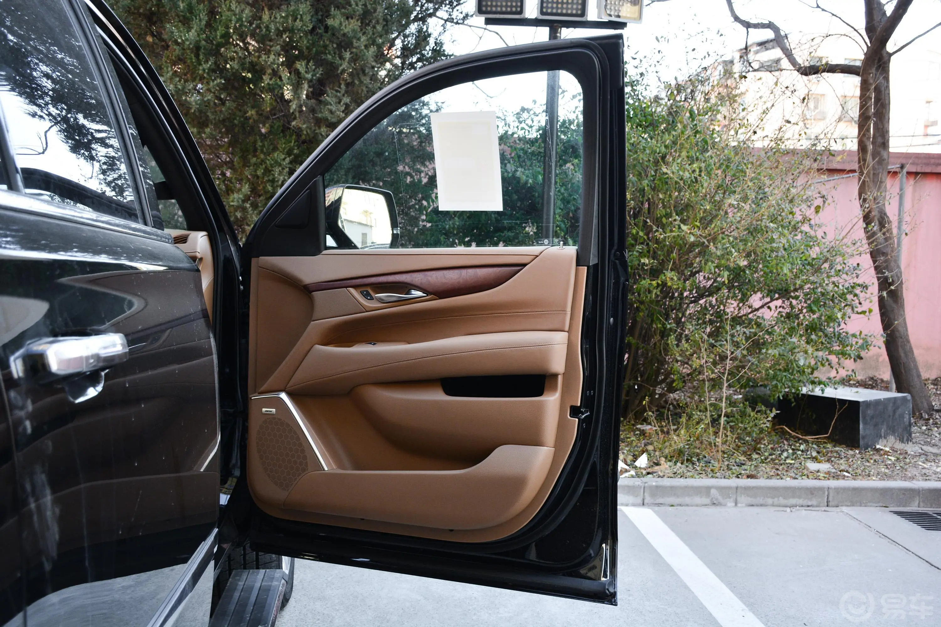 凯雷德6.2L ESV铂金版加长版副驾驶员车门