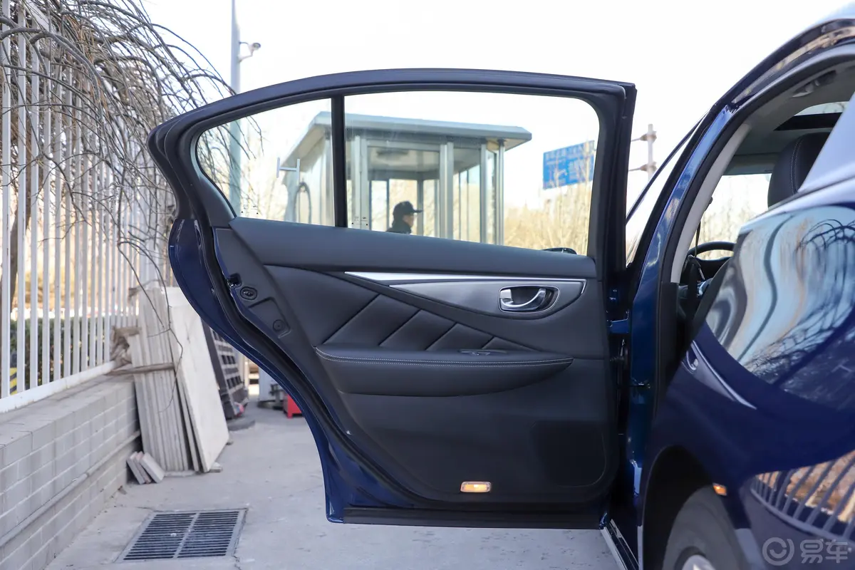 英菲尼迪Q50L2.0T 逸享版 国V驾驶员侧后车门