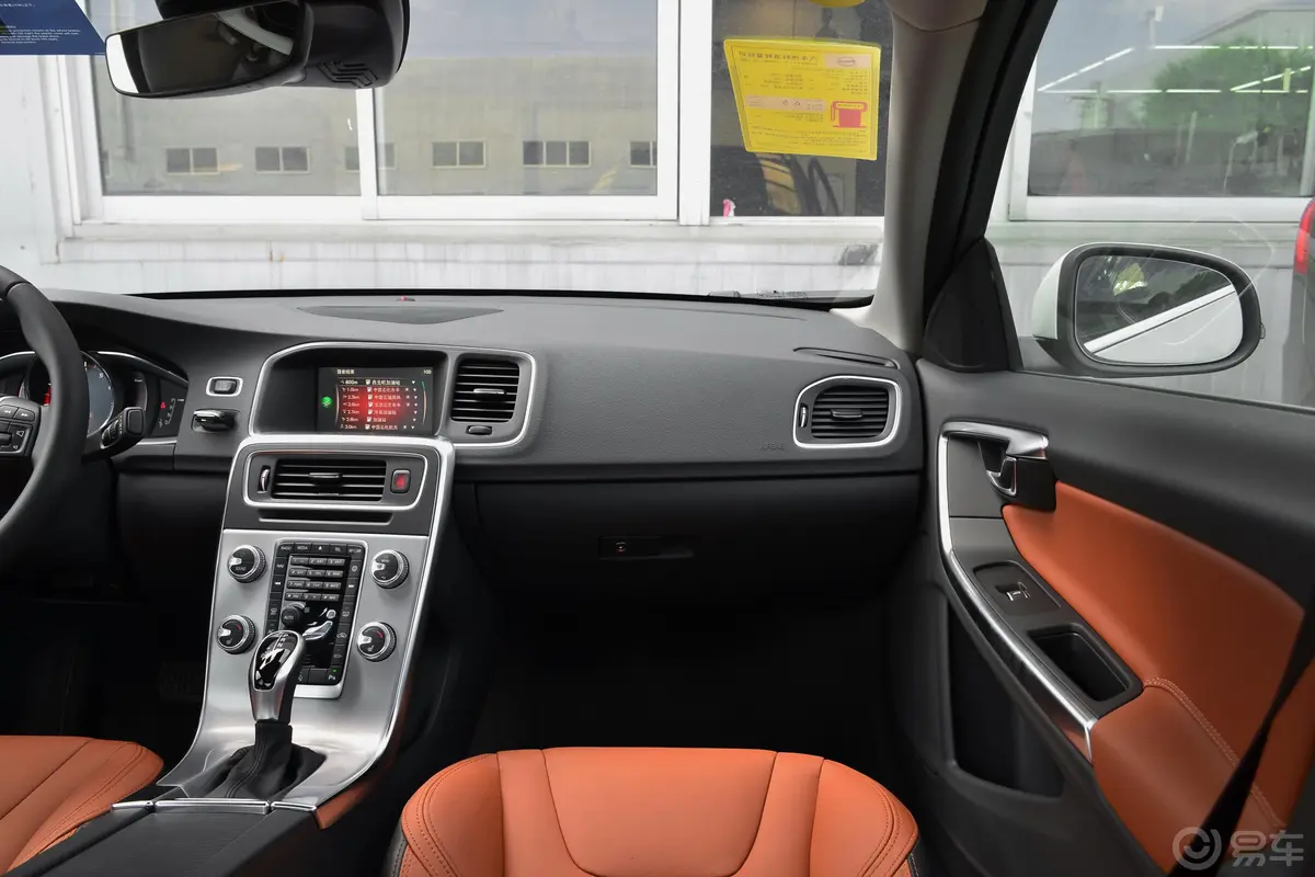 沃尔沃S60S60L T5 智驭版副驾驶位区域