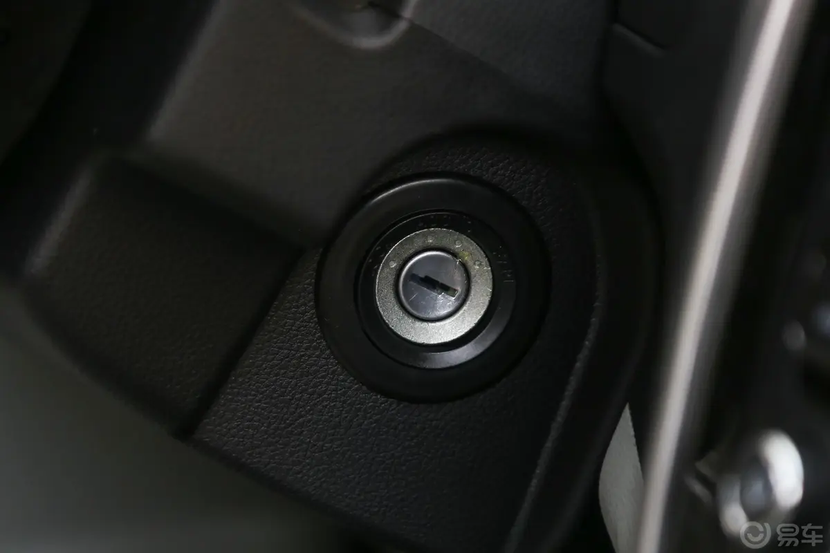 风行S5001.5L 手动 精英版钥匙孔或一键启动按键