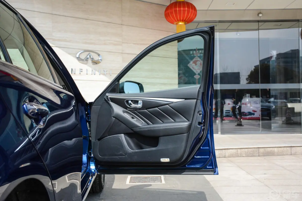 英菲尼迪Q50L2.0T 舒适版 国V副驾驶员车门