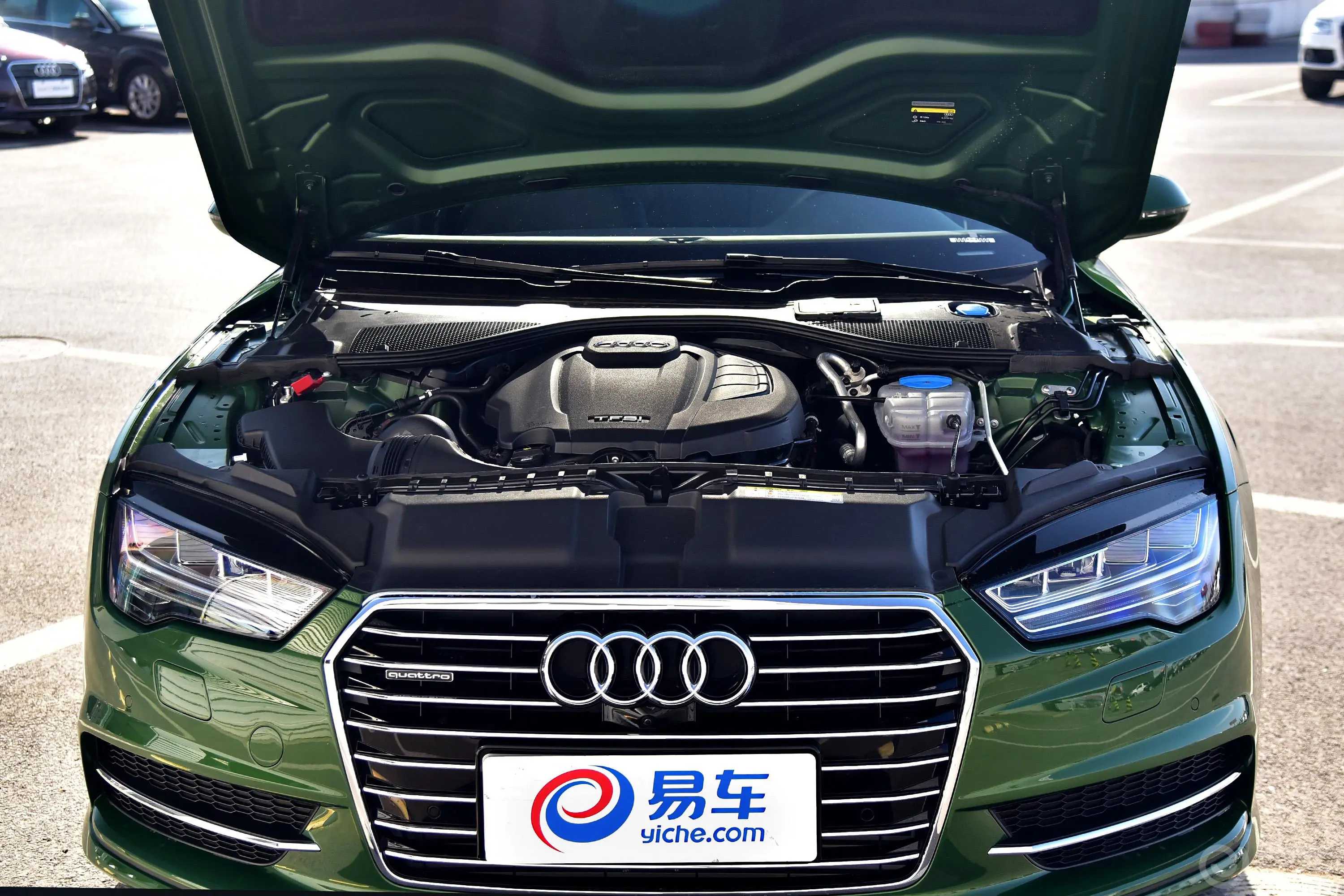 奥迪A740 TFSI quattro 技术版发动机舱整体