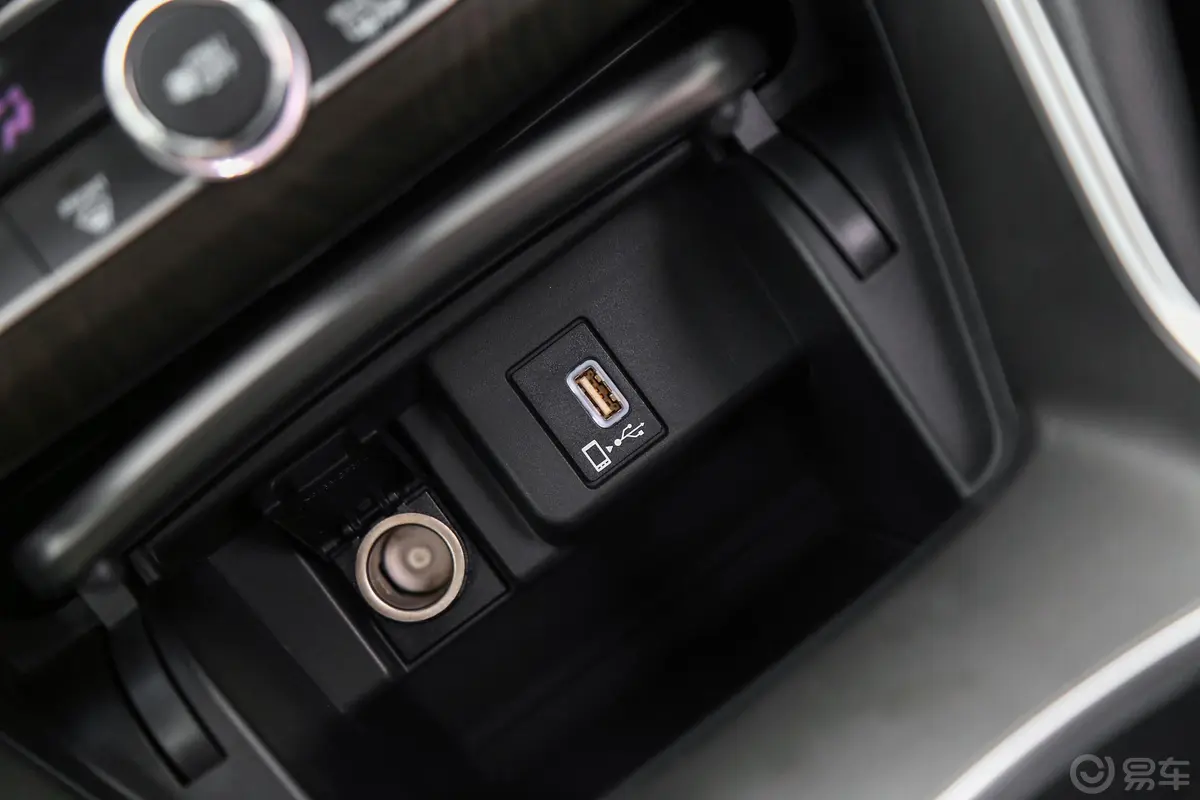 雅阁260TURBO 旗舰版 国V内饰