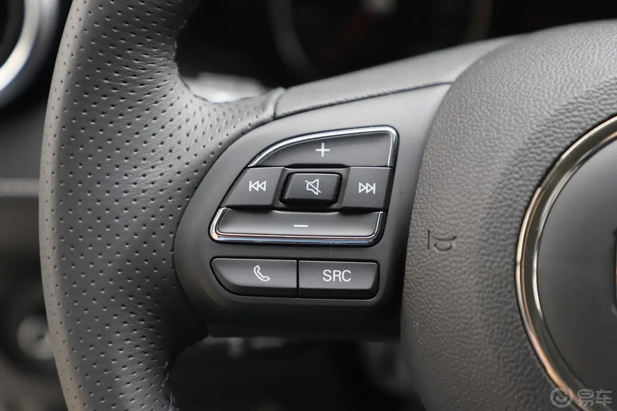 MG620T 手动 豪华智联版 国Ⅴ左侧方向盘功能按键