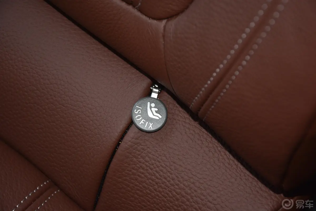 宝马X6xDrive35i 领先版儿童座椅接口