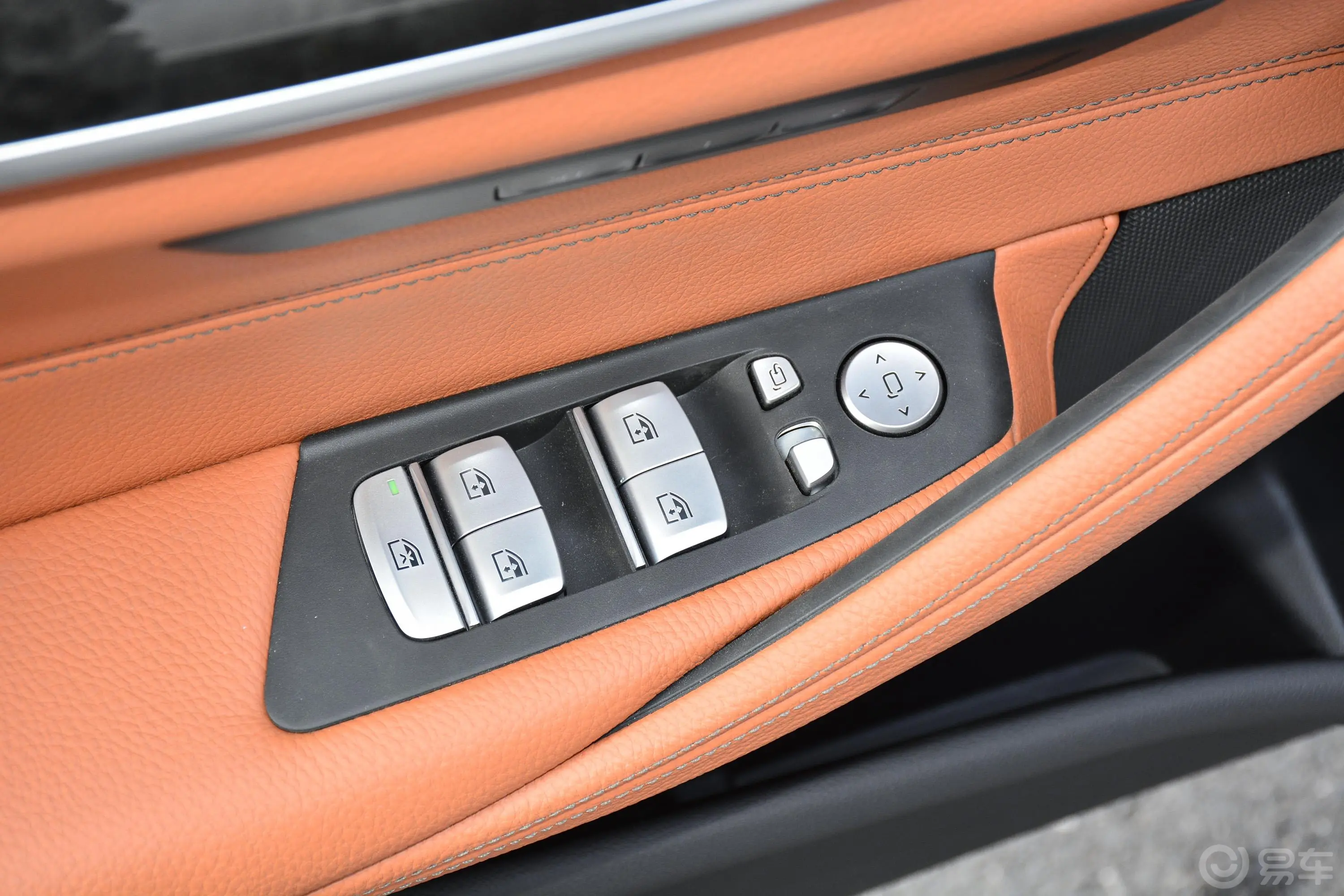 宝马5系改款 530Li 领先版 M运动套装车窗调节整体