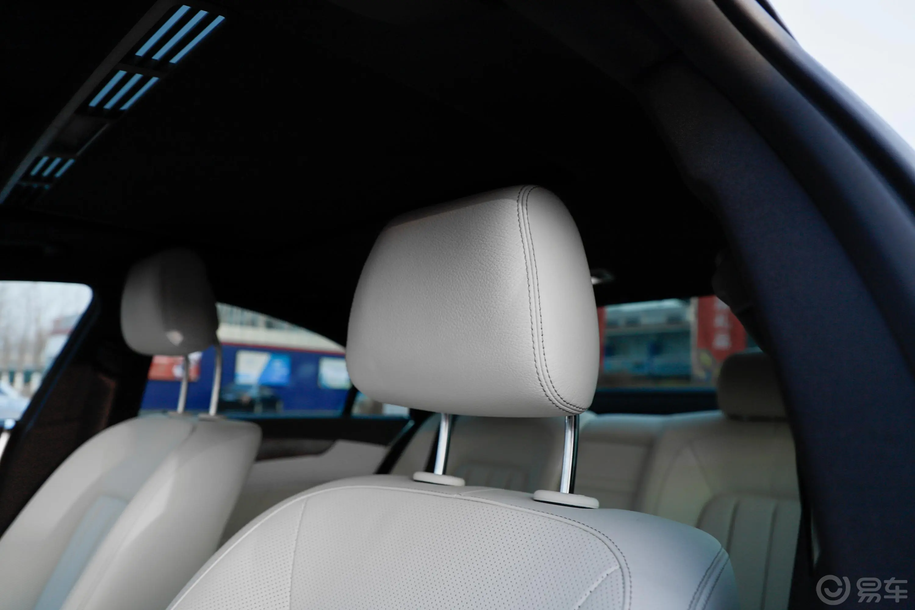 奔驰CLSCLS 400 4MATIC 逸彩版内饰