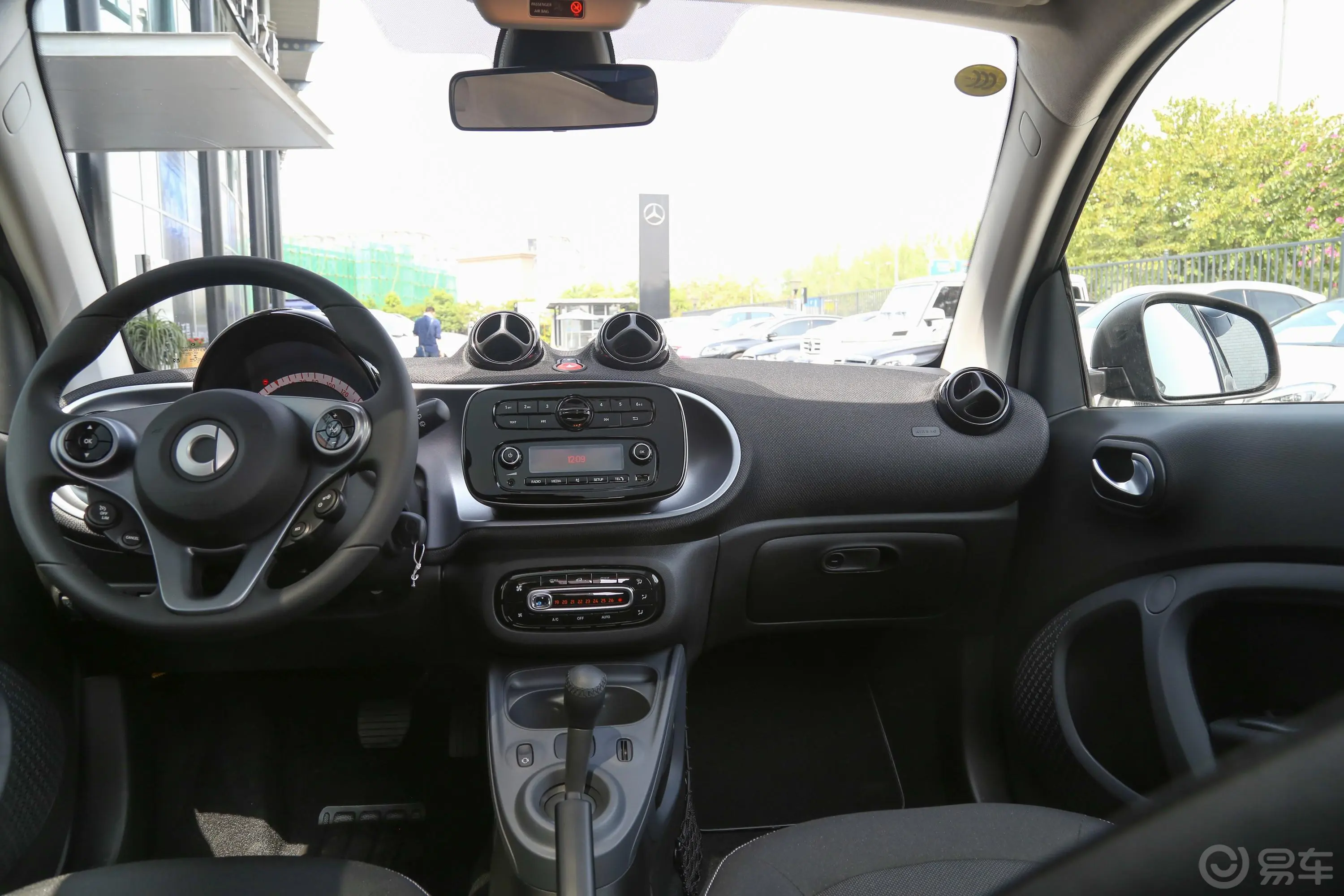 smart fortwo1.0L 52千瓦硬顶激情版驾驶位区域