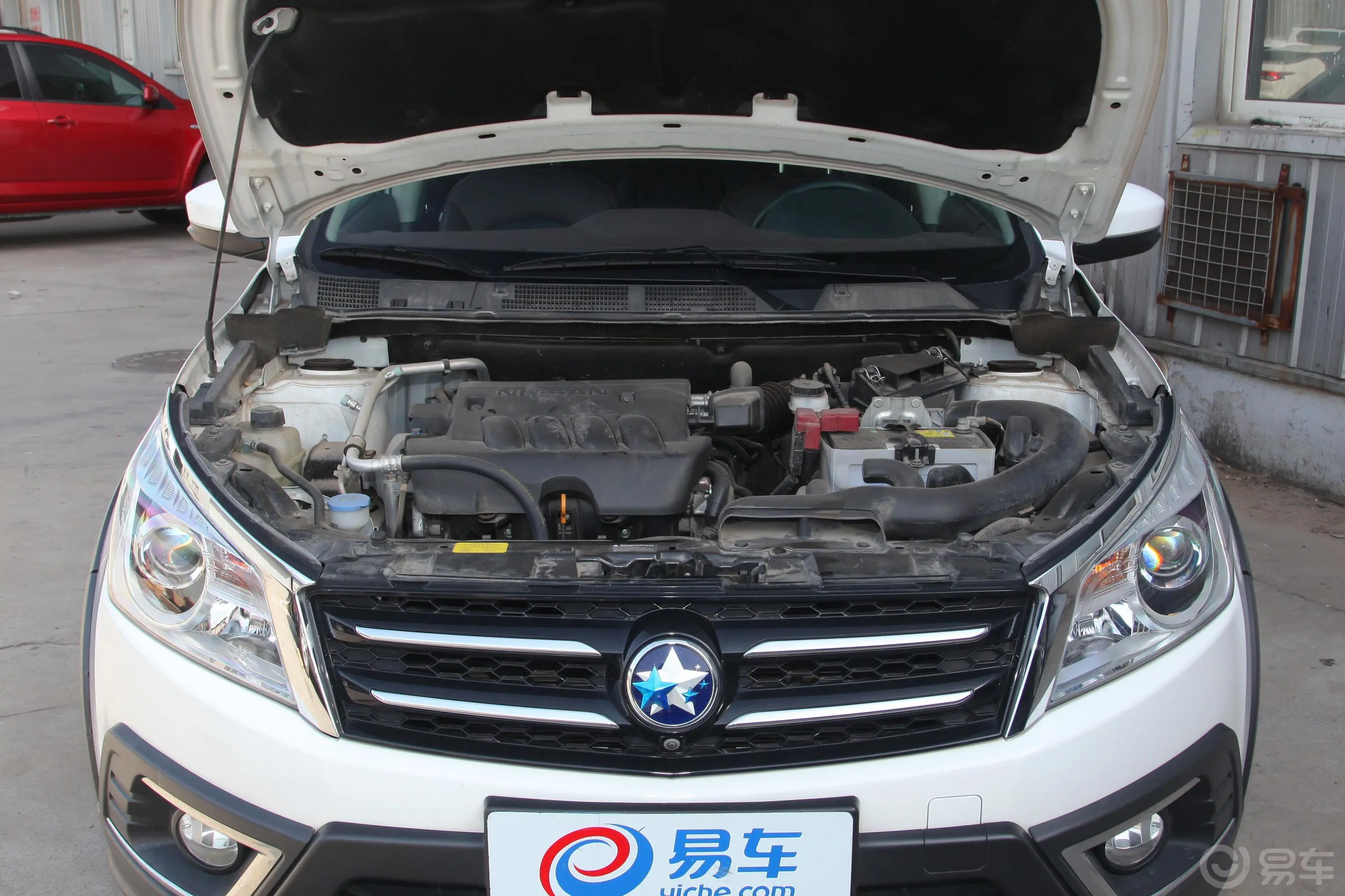 启辰T70X2.0L CVT 睿享运动版发动机舱整体