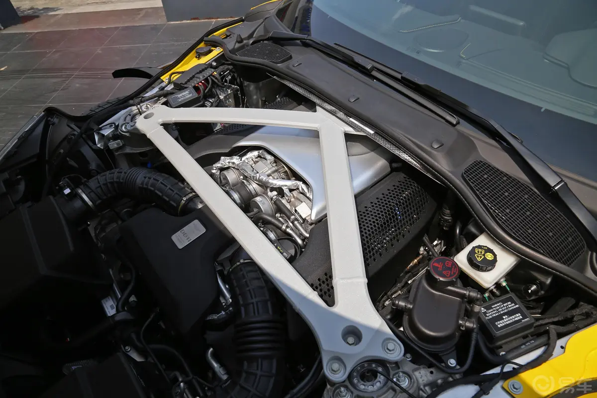 阿斯顿·马丁DB114.0T V8 Coupe外观
