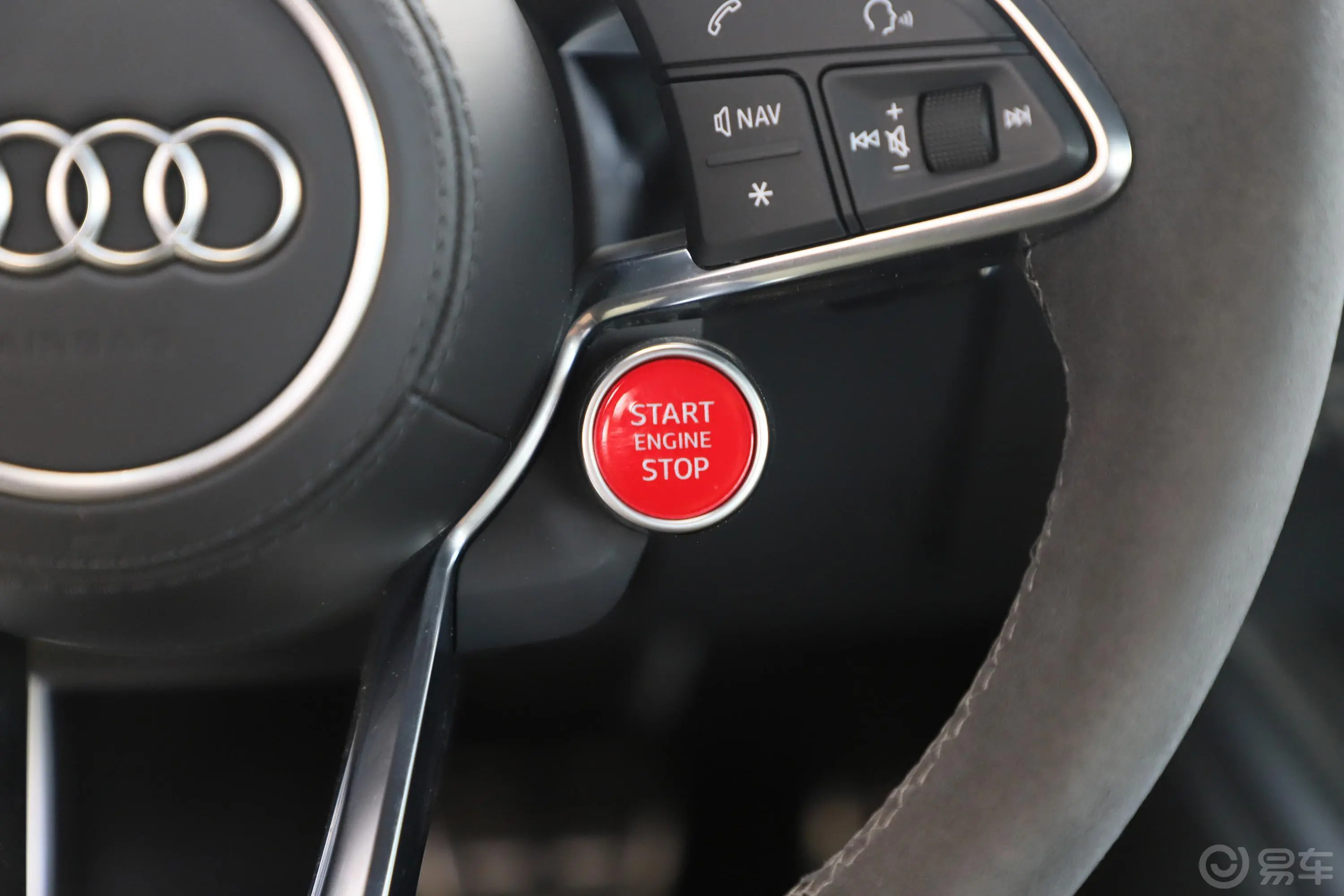 奥迪TT RS2.5T Coupe钥匙孔或一键启动按键