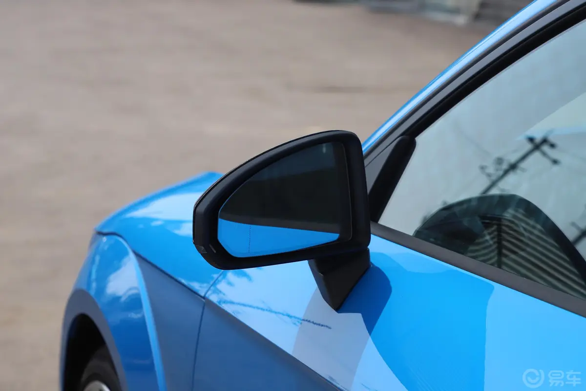 奥迪TT RS2.5T Coupe后视镜镜面