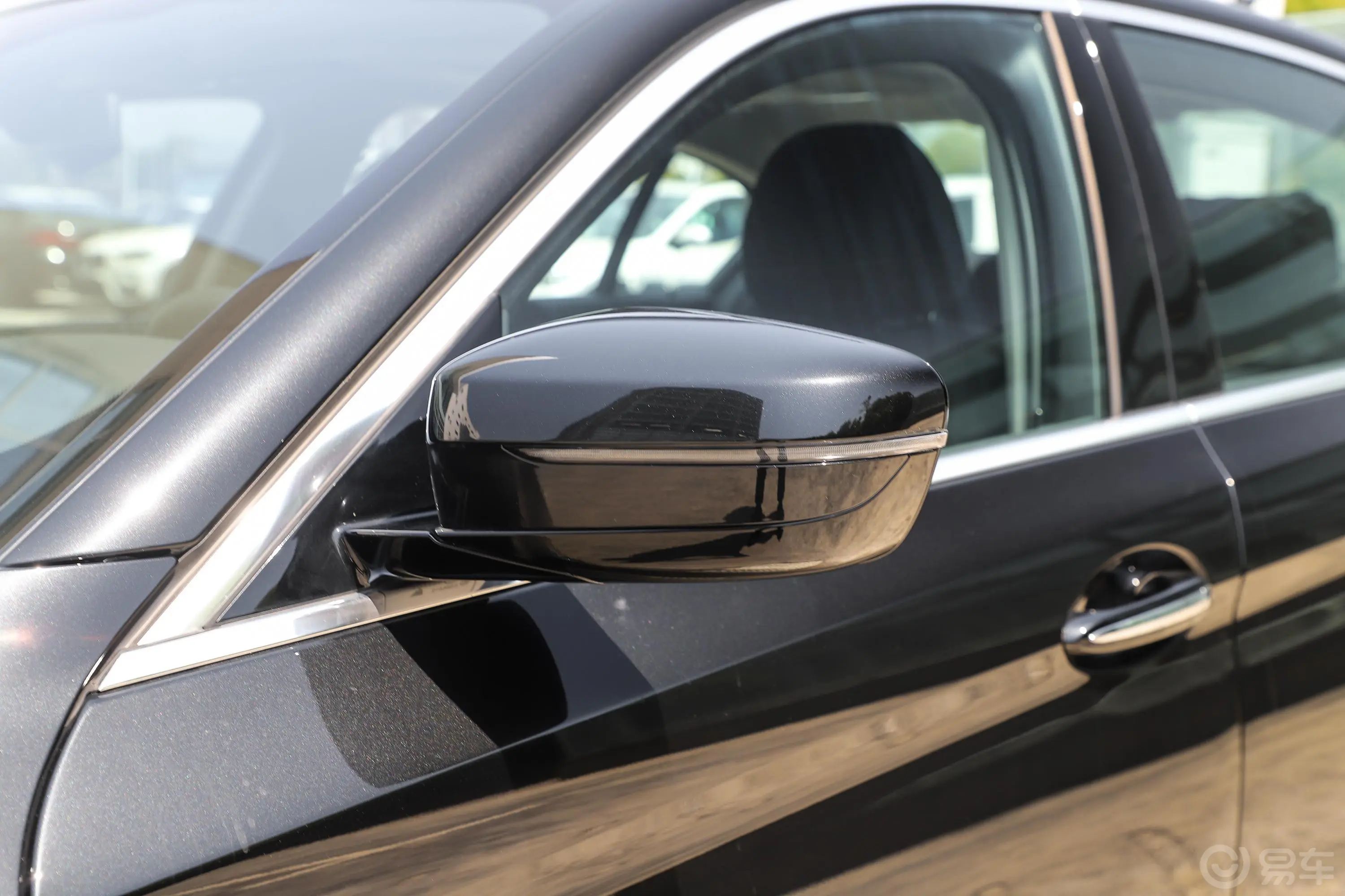 宝马5系525Li 豪华设计套装主驾驶后视镜背面