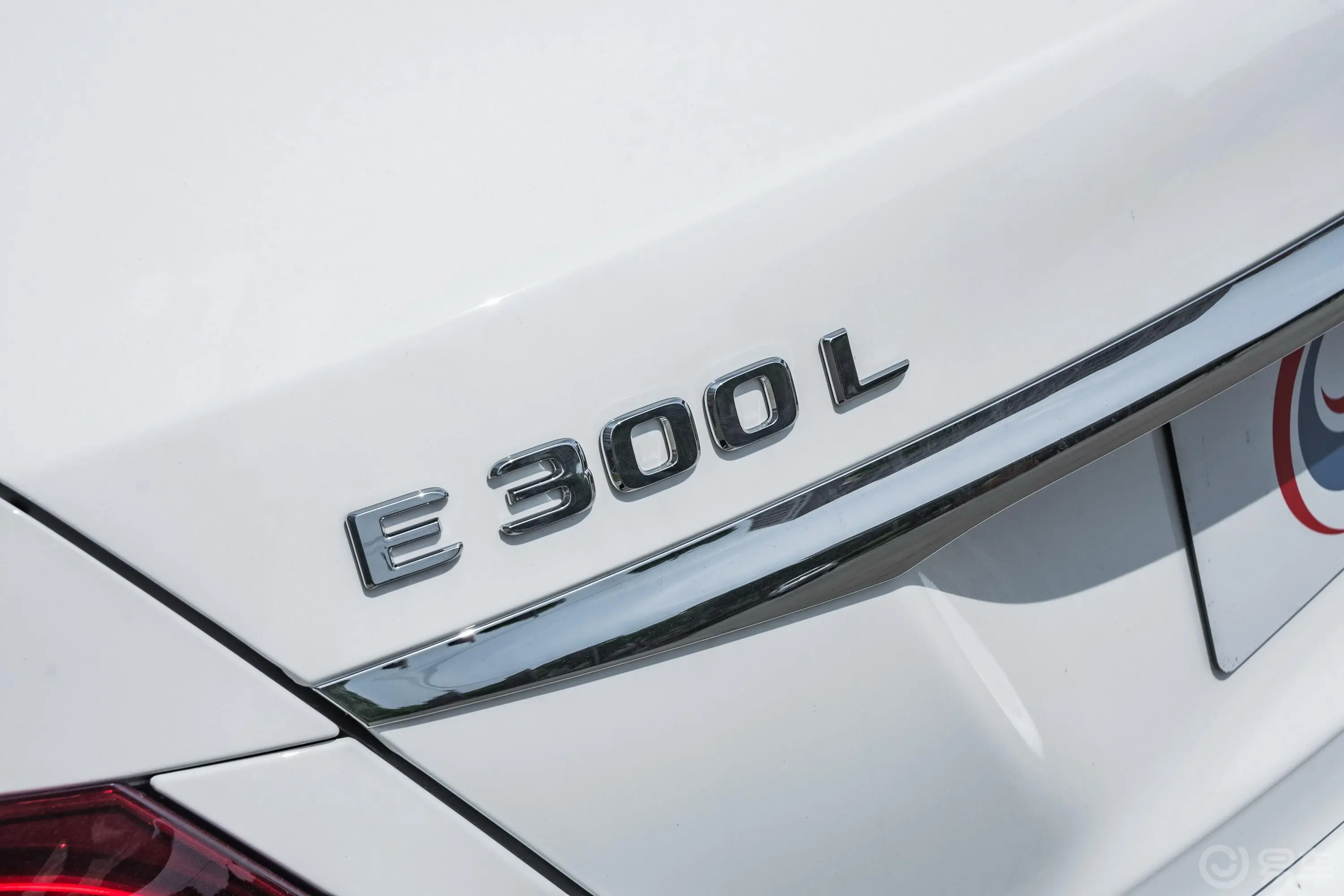 奔驰E级E 300 L 时尚版 运动轿车外观
