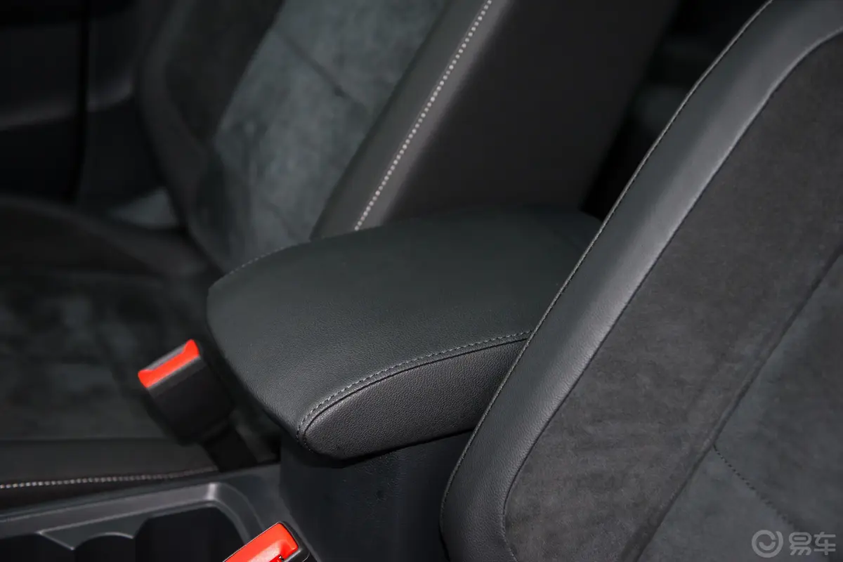 探歌280TSI 双离合 四驱 豪华型 国V内饰