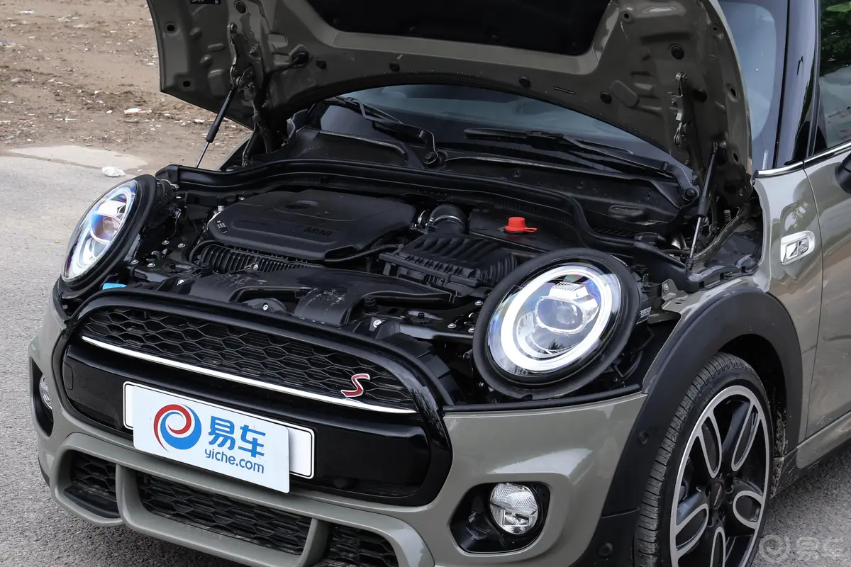 MINI2.0T COOPER S 双离合 赛车手 五门版外观