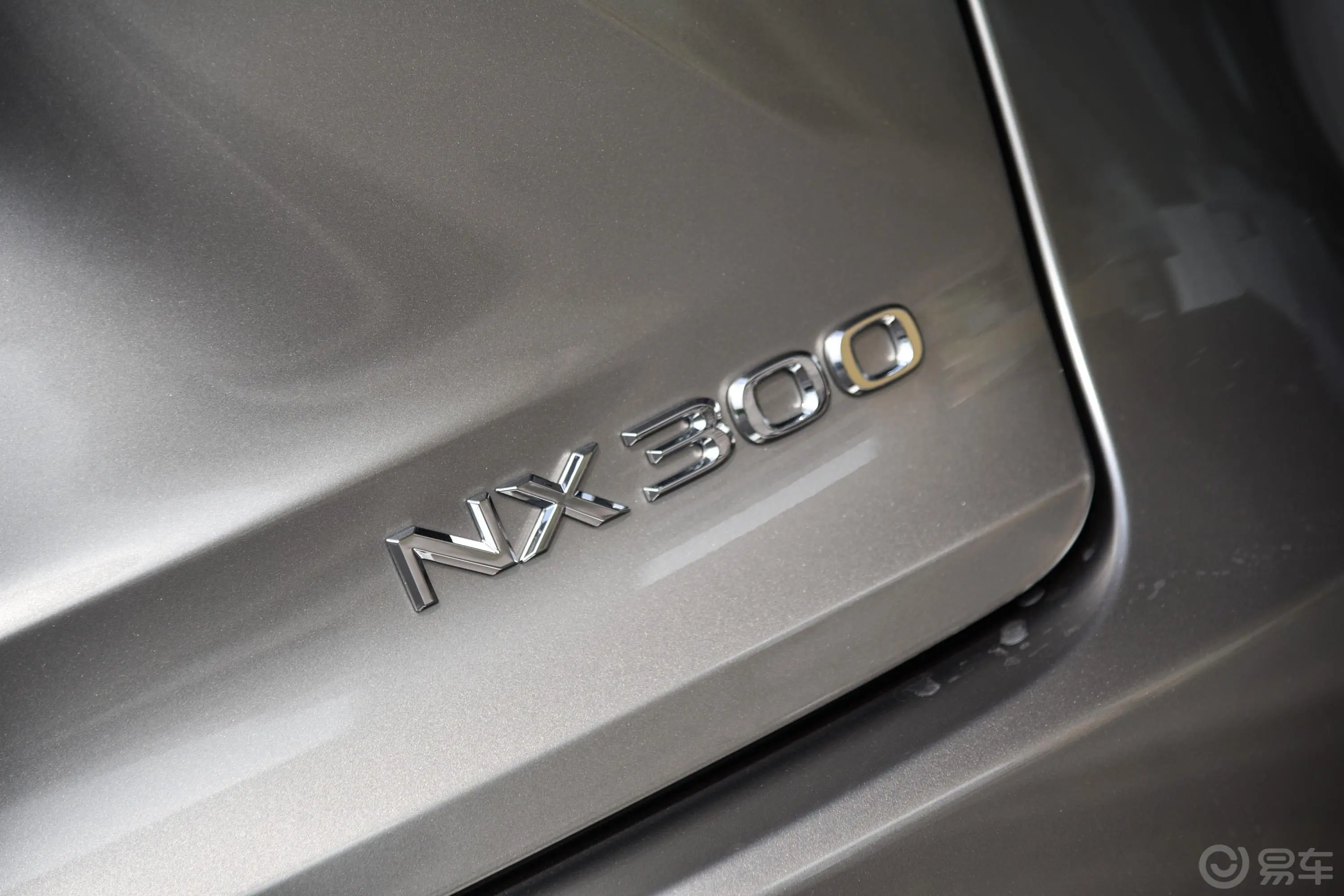 雷克萨斯NX300 锋行版 国V外观