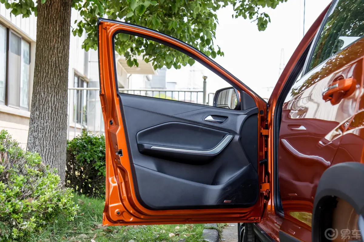 瑞虎3x1.5L 自动 舒适版驾驶员侧前车门