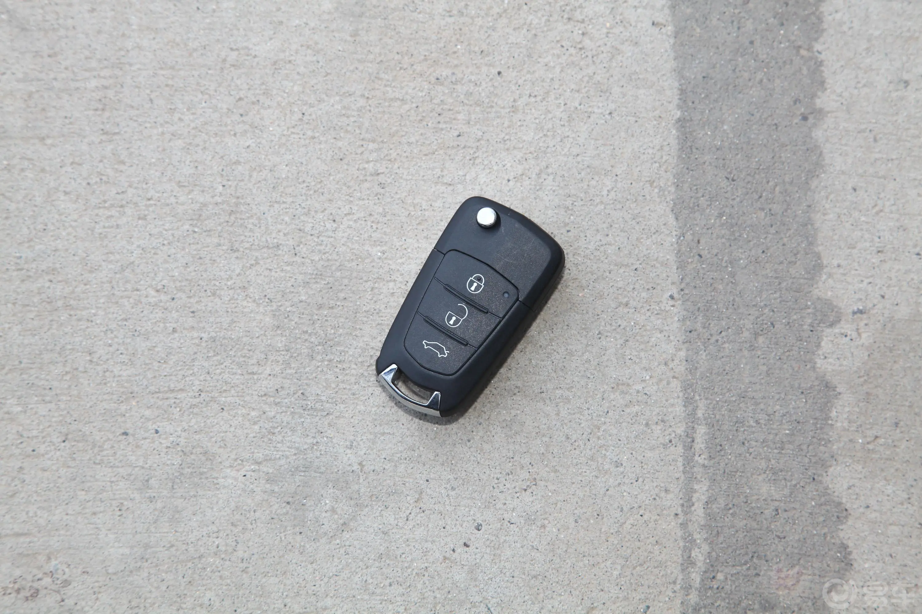 海马S5青春版1.6L 手动 精英版钥匙正面