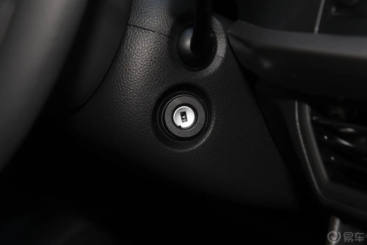 朗逸1.5L 手自一体 风尚版 国V钥匙孔或一键启动按键