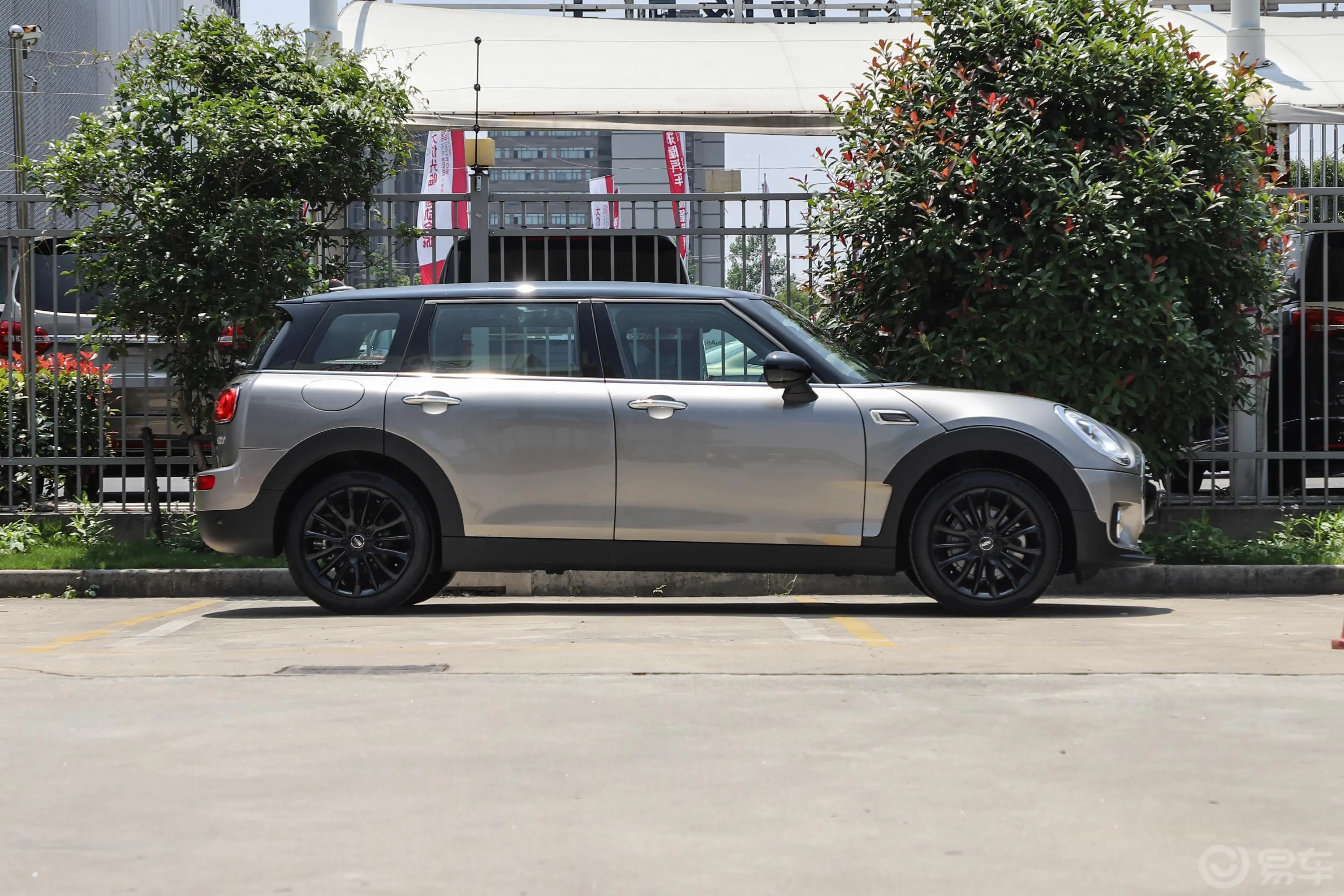 MINI CLUBMAN改款 1.5T COOPER 极客版正侧车头向右水平