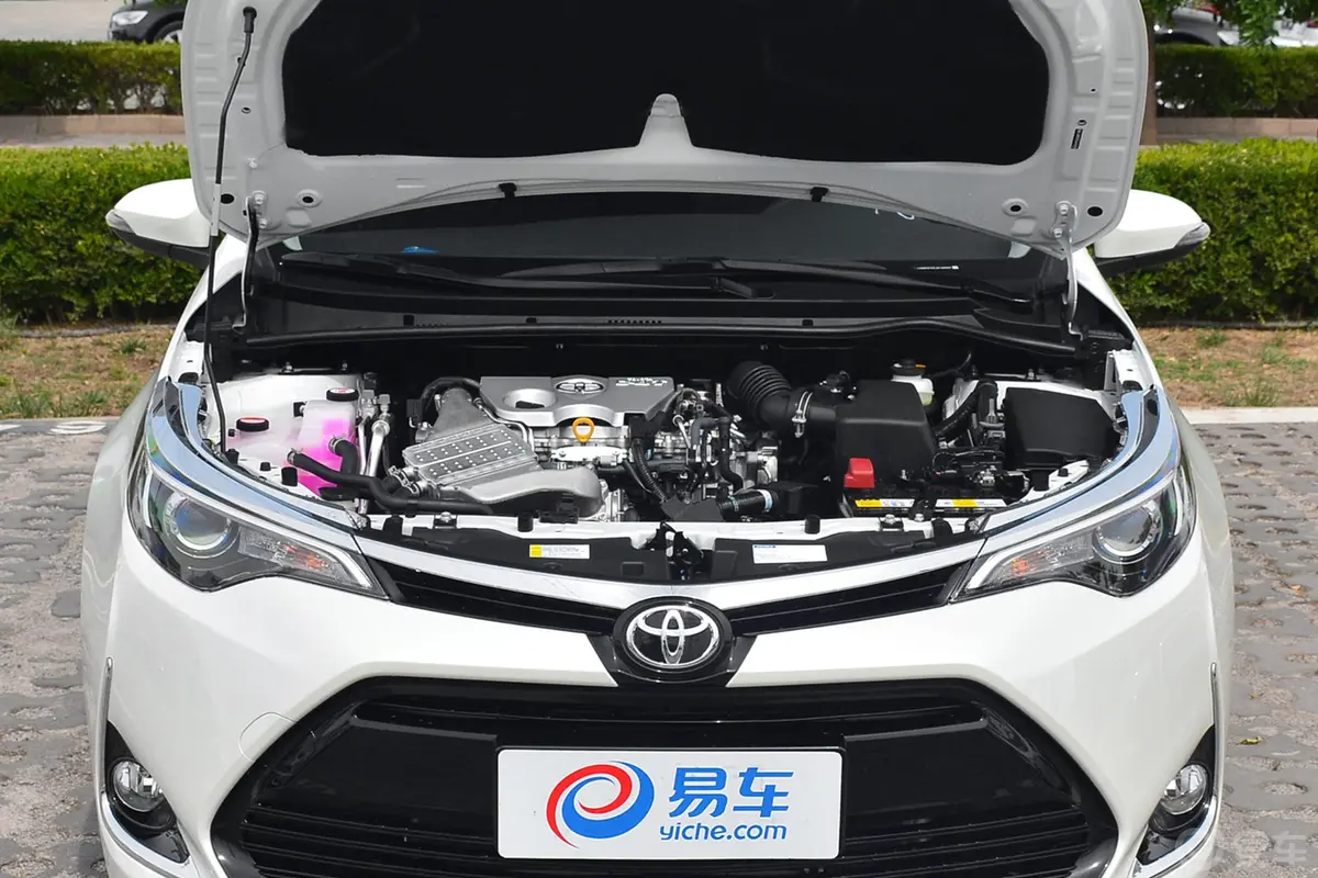 雷凌185T CVT 豪华版发动机舱整体