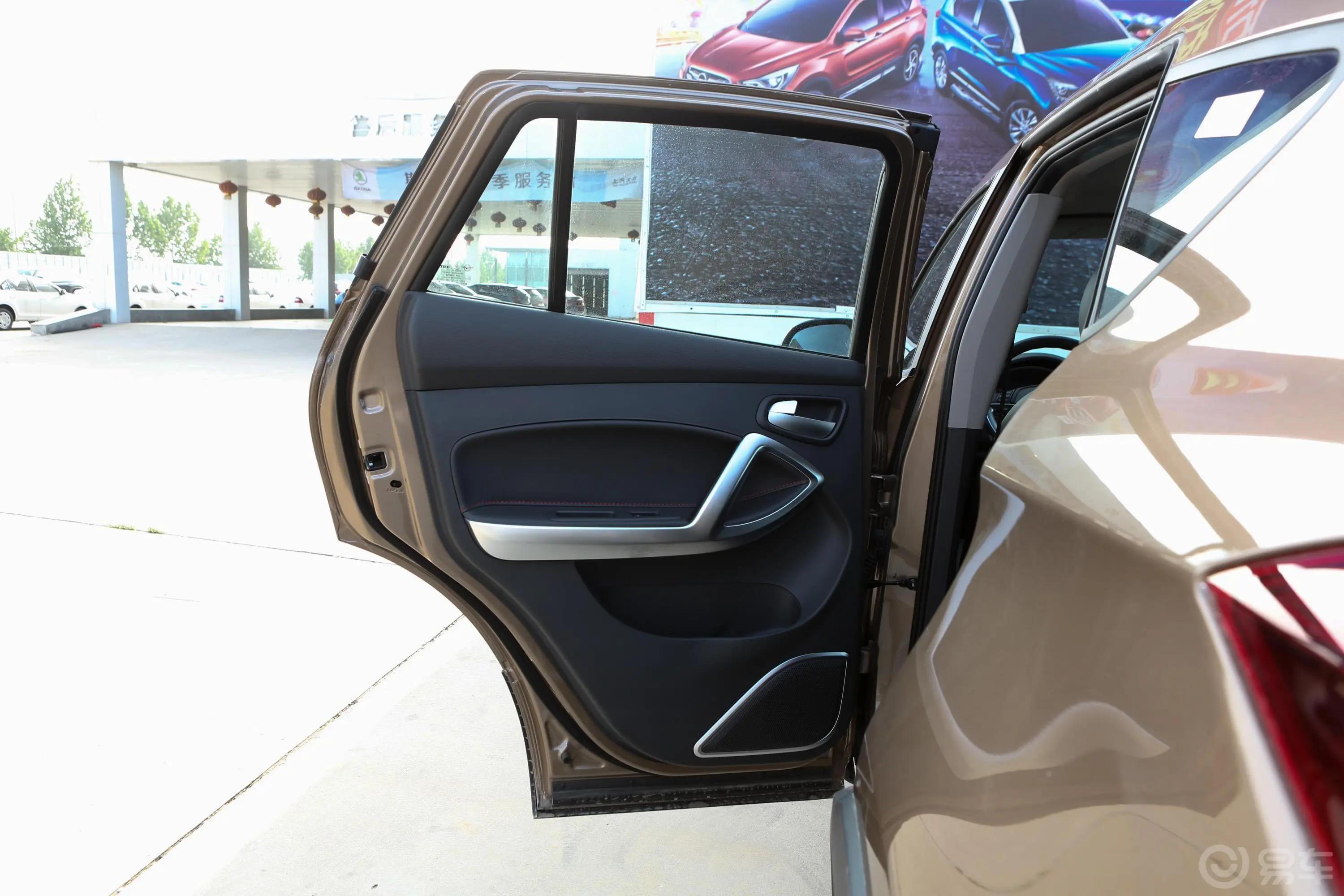 海马S51.5T CVT 尊贵版驾驶员侧后车门