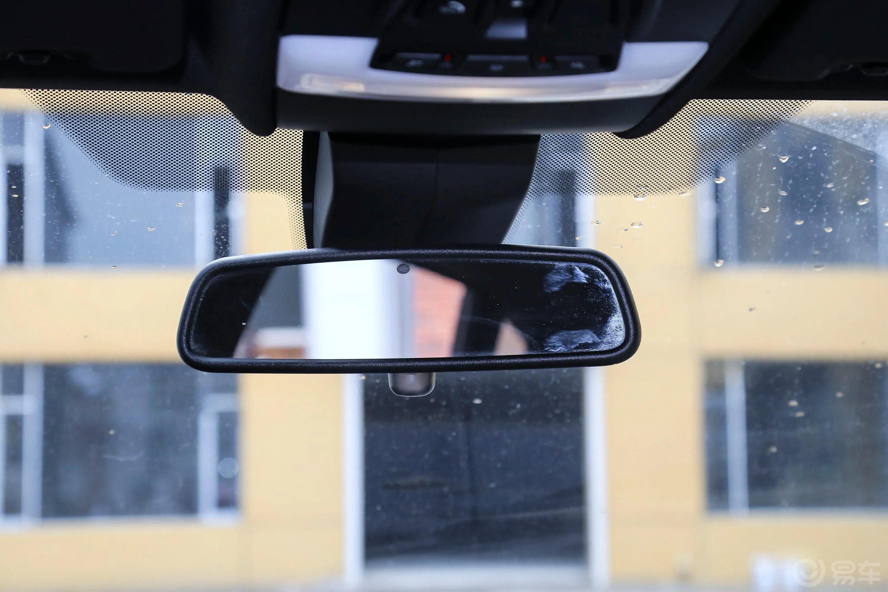 宝马X6xDrive35i M运动豪华版内后视镜