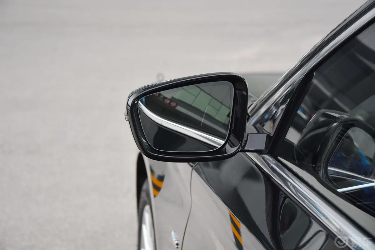 宝马5系改款 530Li xDrive 豪华套装后视镜镜面