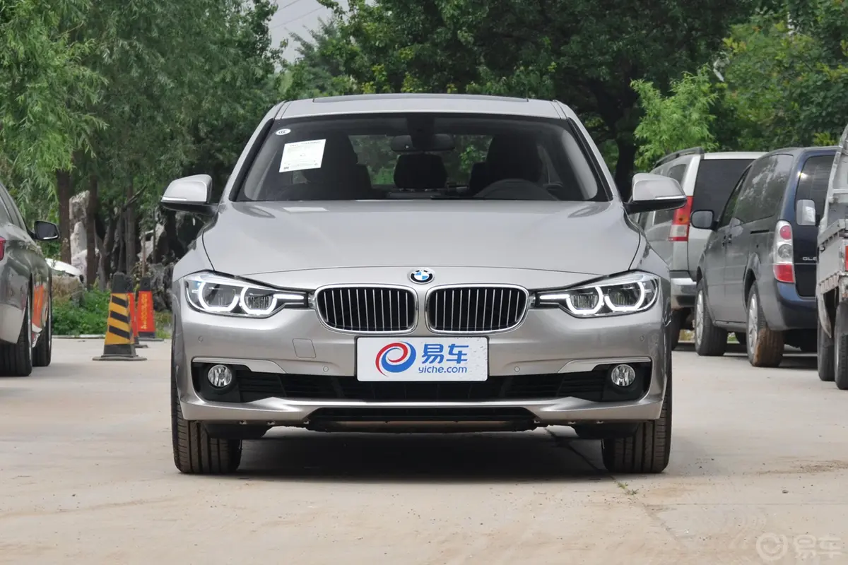 宝马3系320Li xDrive 时尚版外观