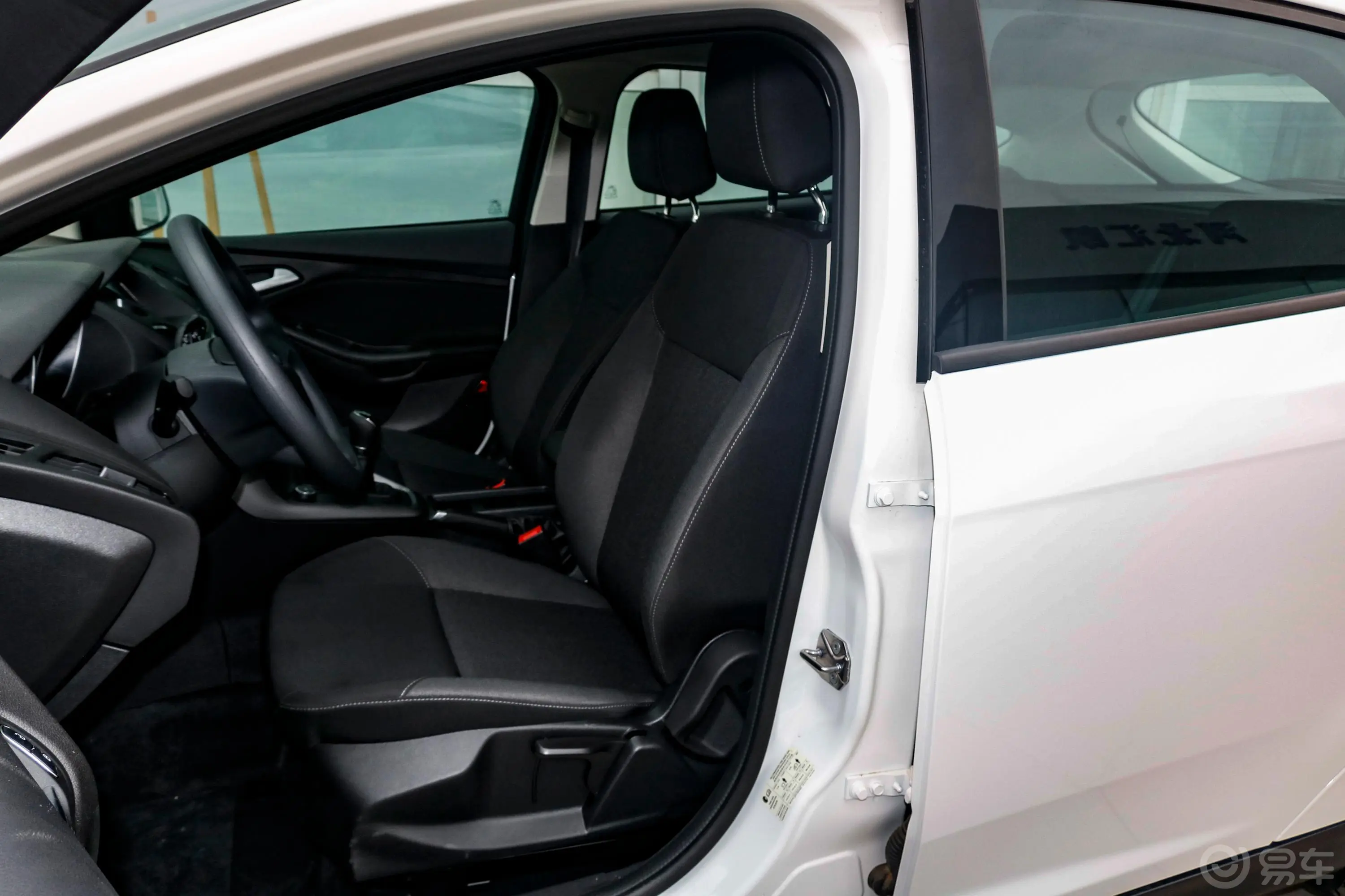 福克斯两厢经典 1.6L 手动 舒适型智行版驾驶员座椅