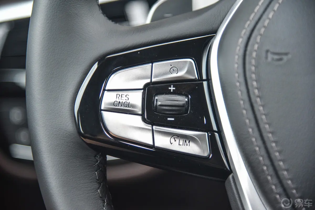 宝马5系改款 530Li 尊享版 豪华套装左侧方向盘功能按键