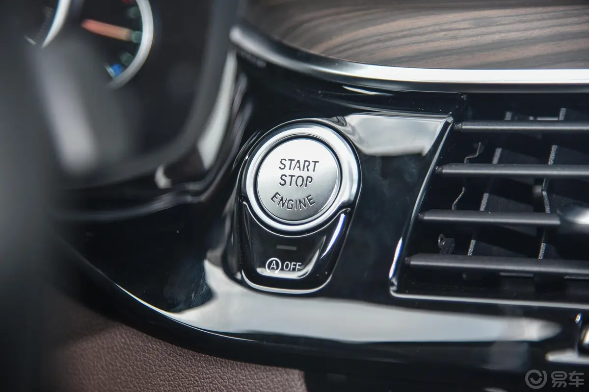 宝马5系改款 530Li 领先版 豪华套装钥匙孔或一键启动按键