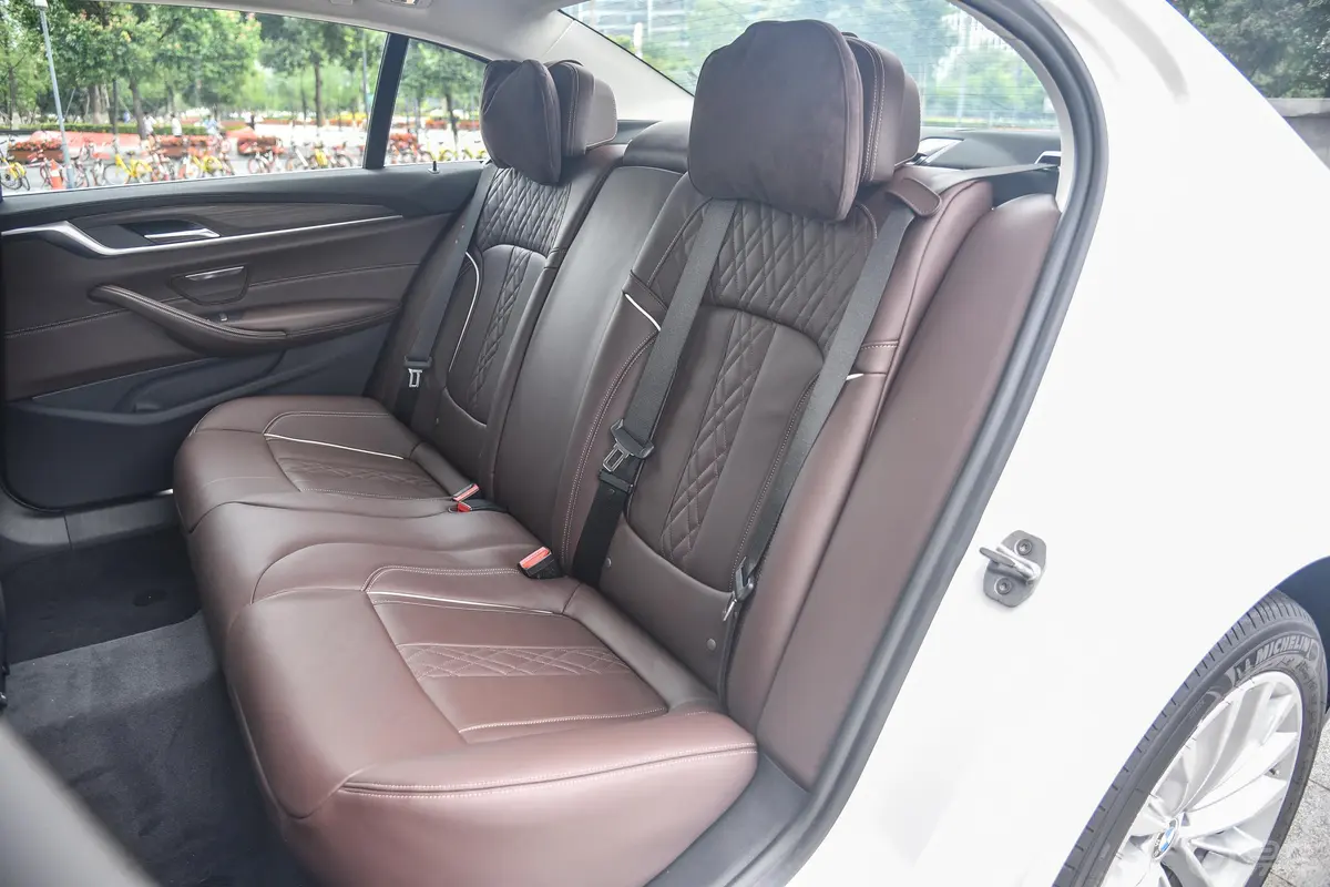 宝马5系改款 530Li 领先版 豪华套装后排座椅