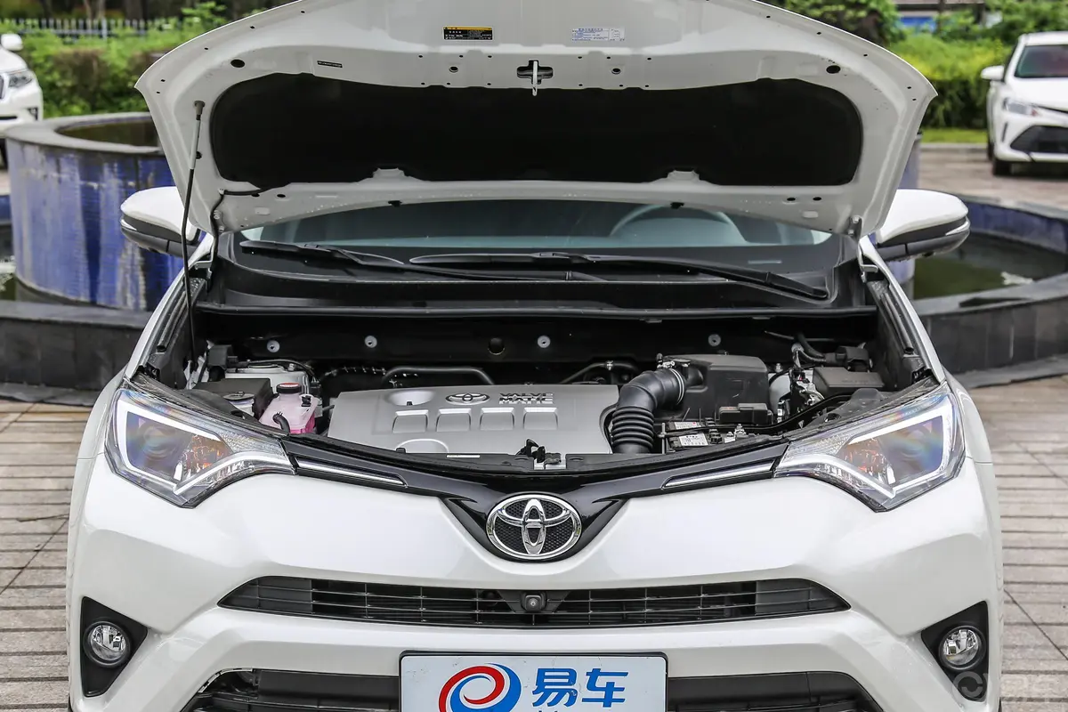 RAV4荣放2.0L CVT 两驱 风尚版 国V外观