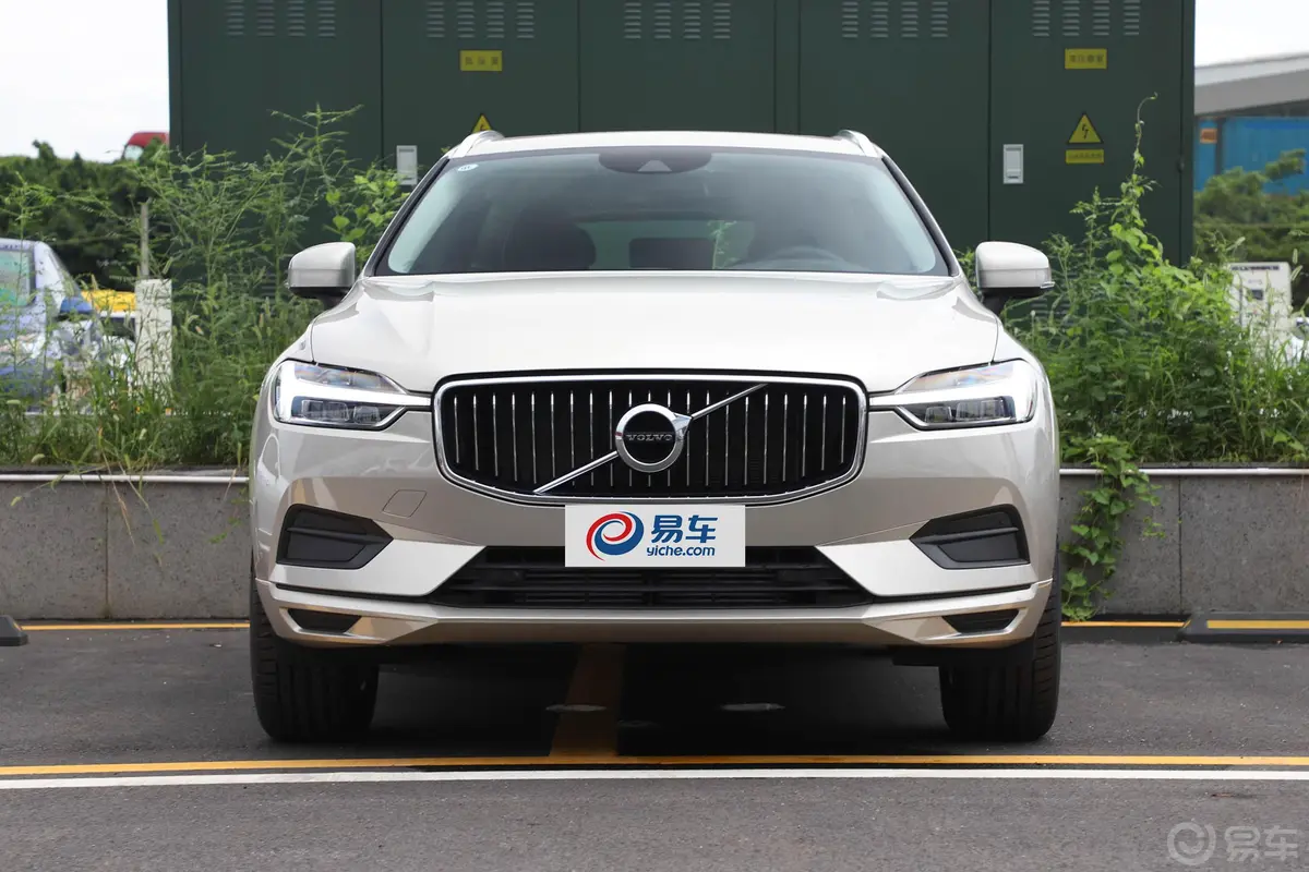 沃尔沃XC60T4 两驱 智逸版 国Ⅴ正前水平