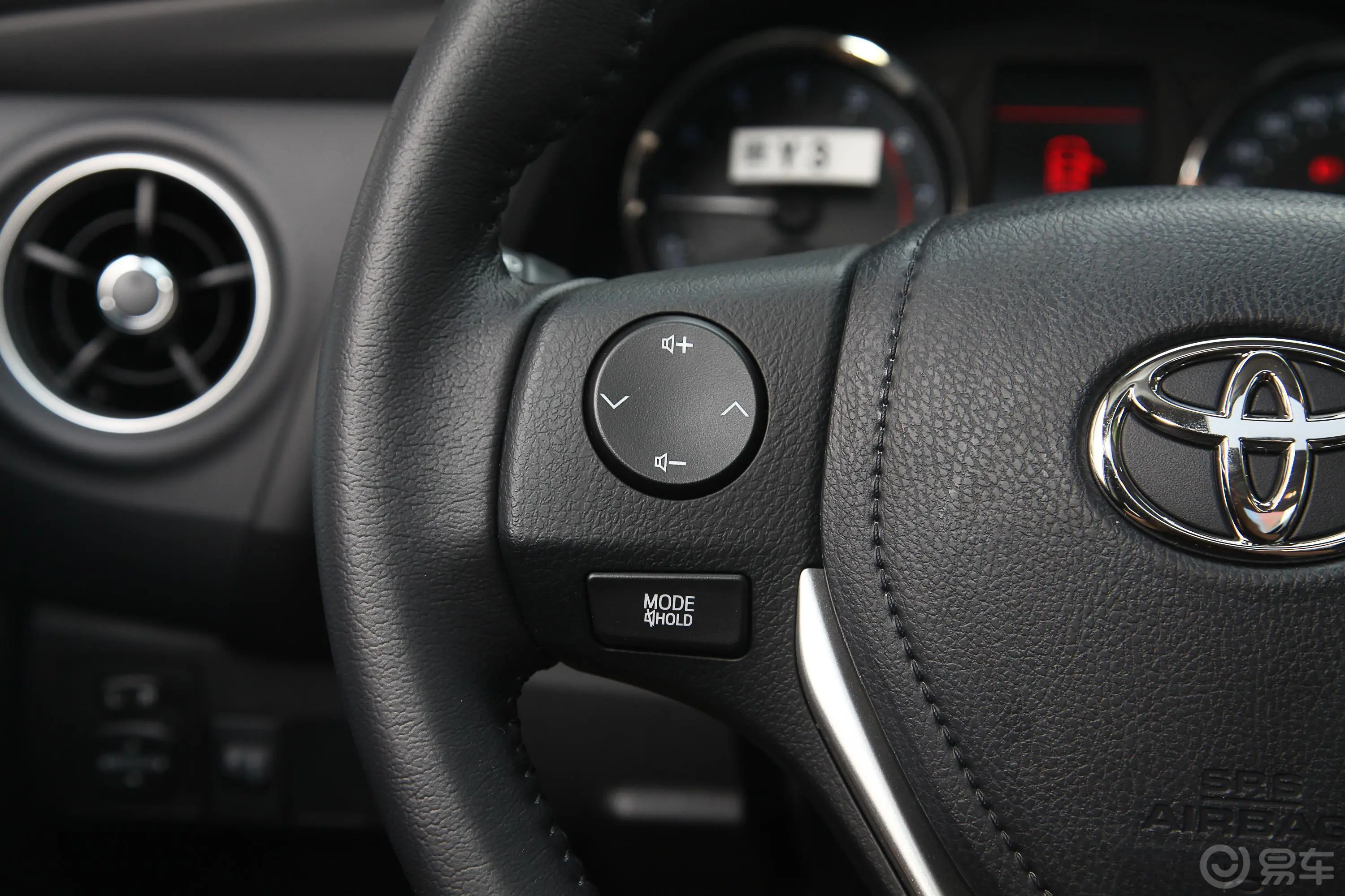 卡罗拉改款 1.2T CVT GL-i真皮版 国V左侧方向盘功能按键