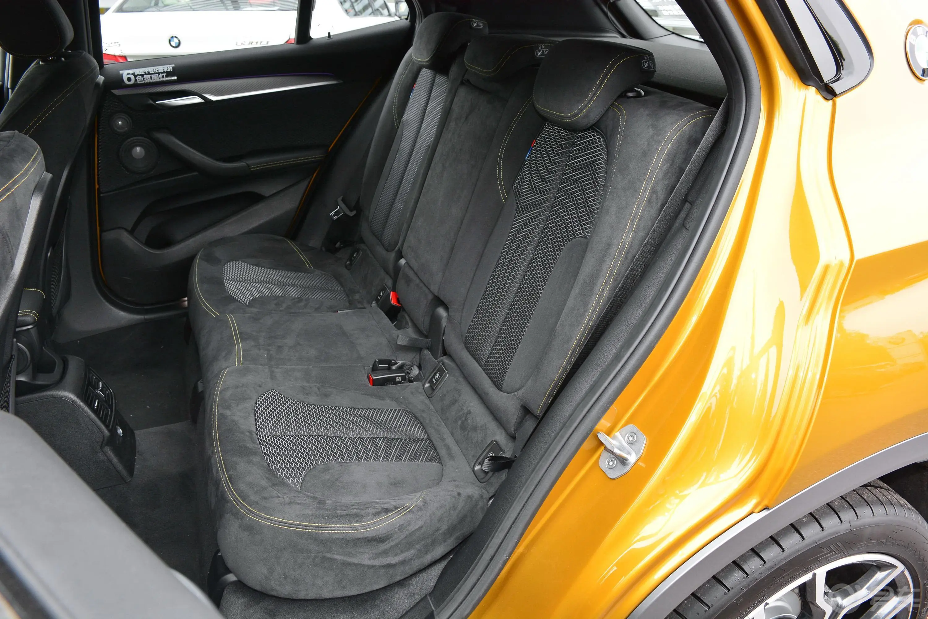 宝马X2(进口)sDrive25i 豪华版 M越野套装 国V后排座椅